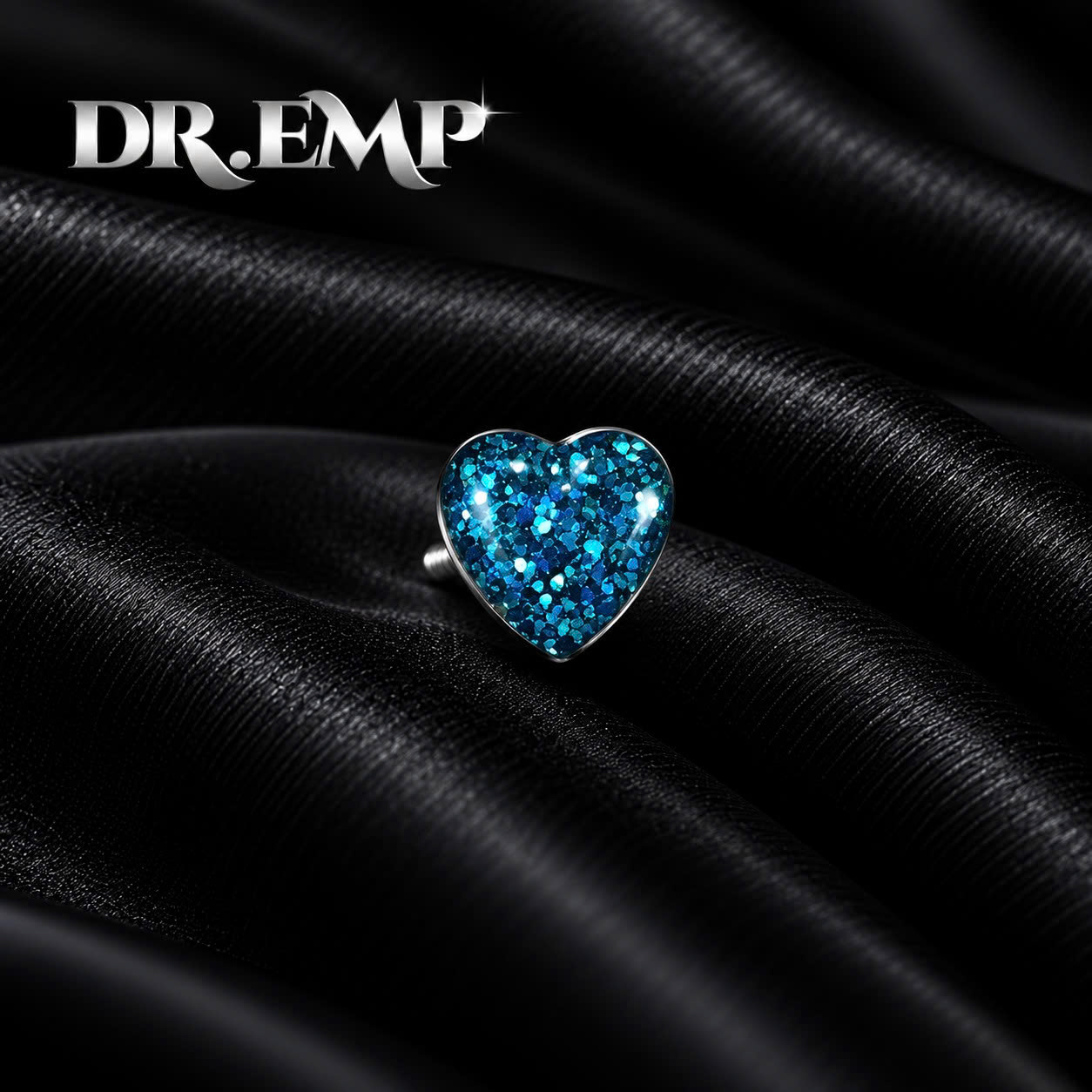 Lưỡi trái tim đá xanh dương lấp lánh