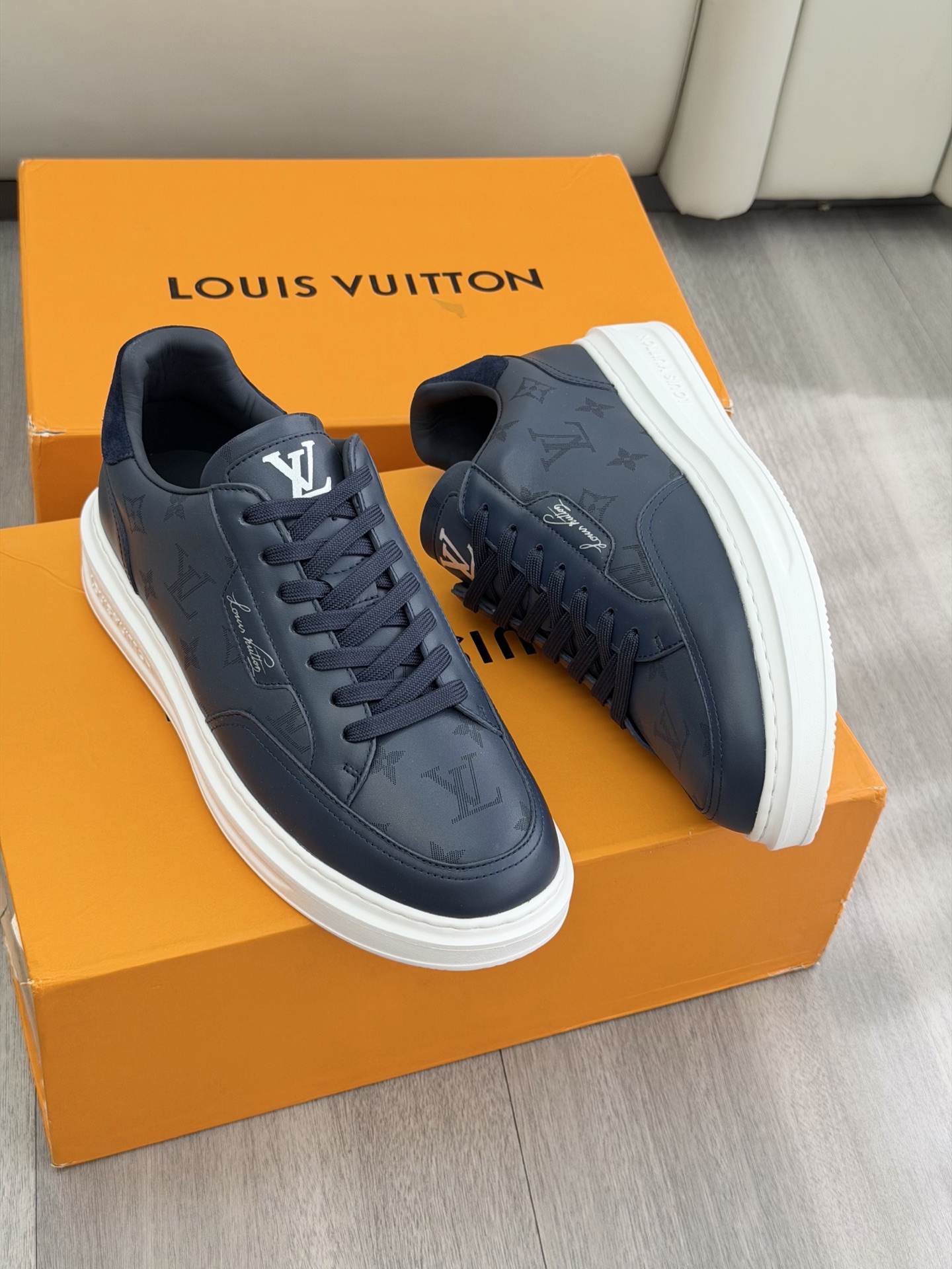 Giầy LV