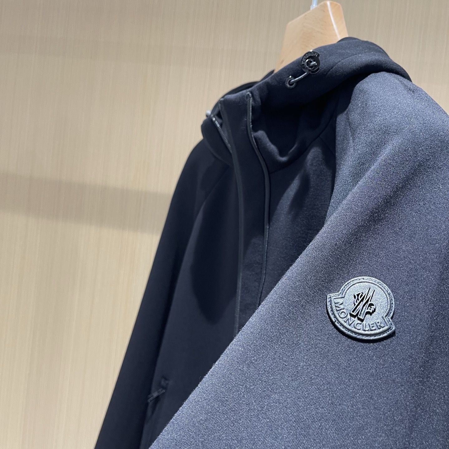 Áo Khoác Moncler