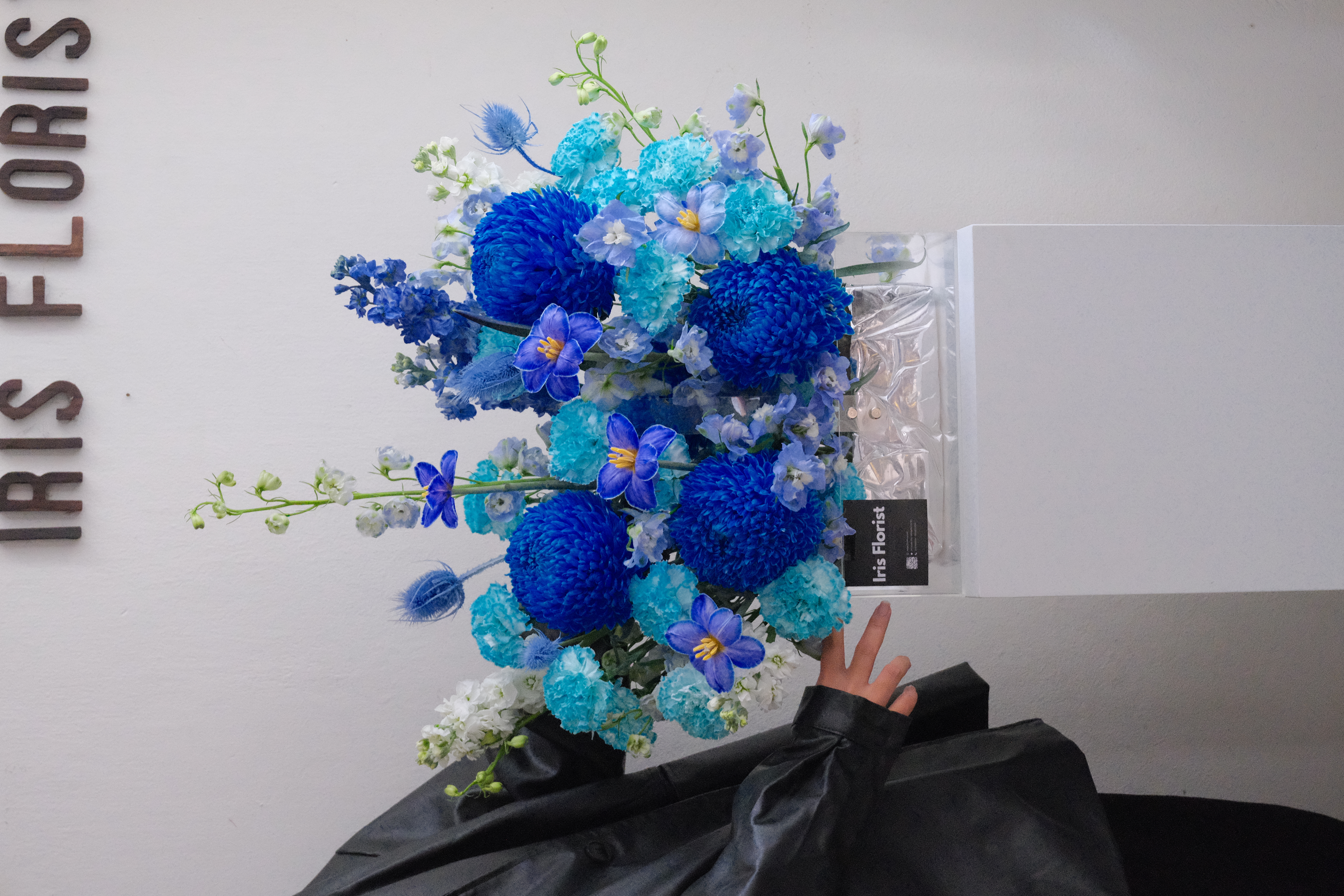 Giỏ hoa Mica - Cosmic Tulips & Carnation, Peony Chrysanthemum