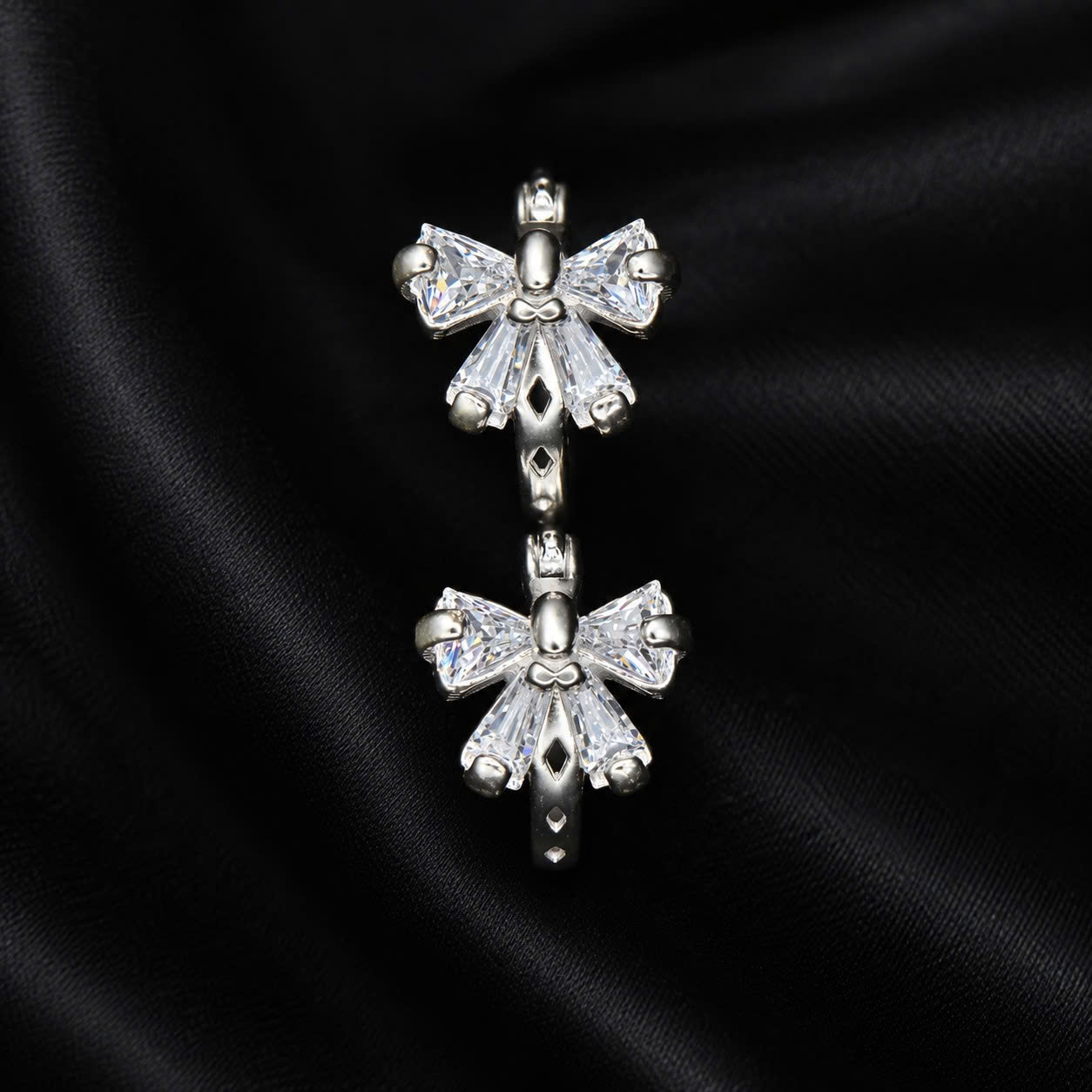 Khuyên kiểu vòng bạc xi kim nơ đá size 8