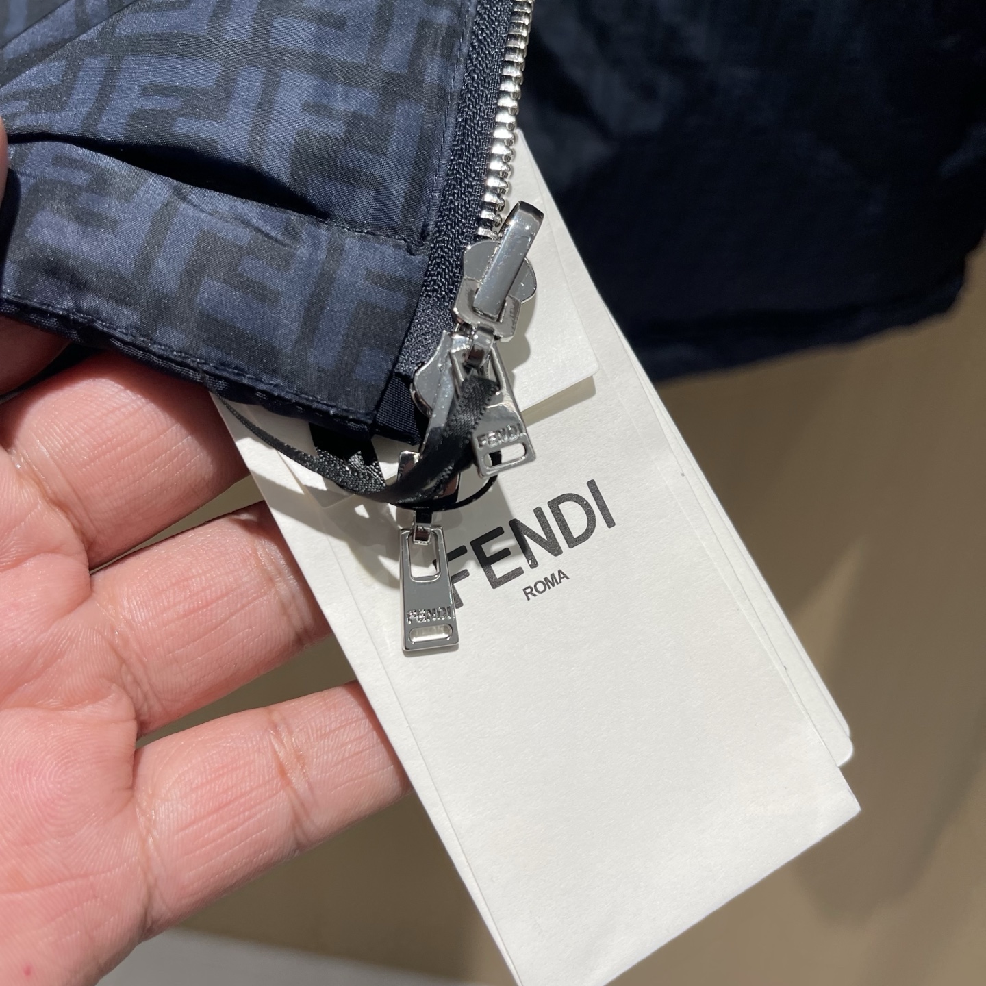 Áo Khoác Fendi_thumbnail_2