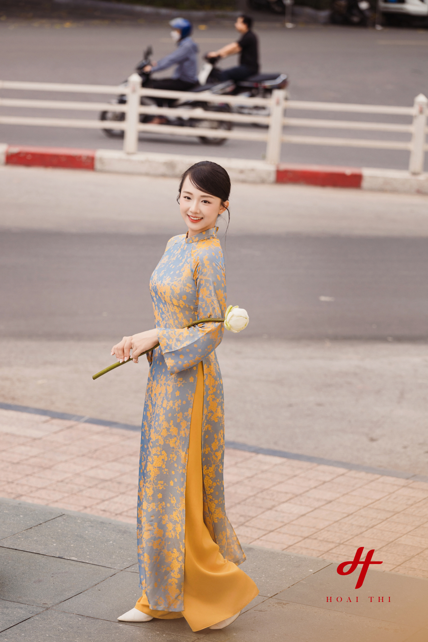Áo dài cách tân Phượng Cẩm - Áo dài lụa gấm cao cấp, trẻ trung, sang trọng