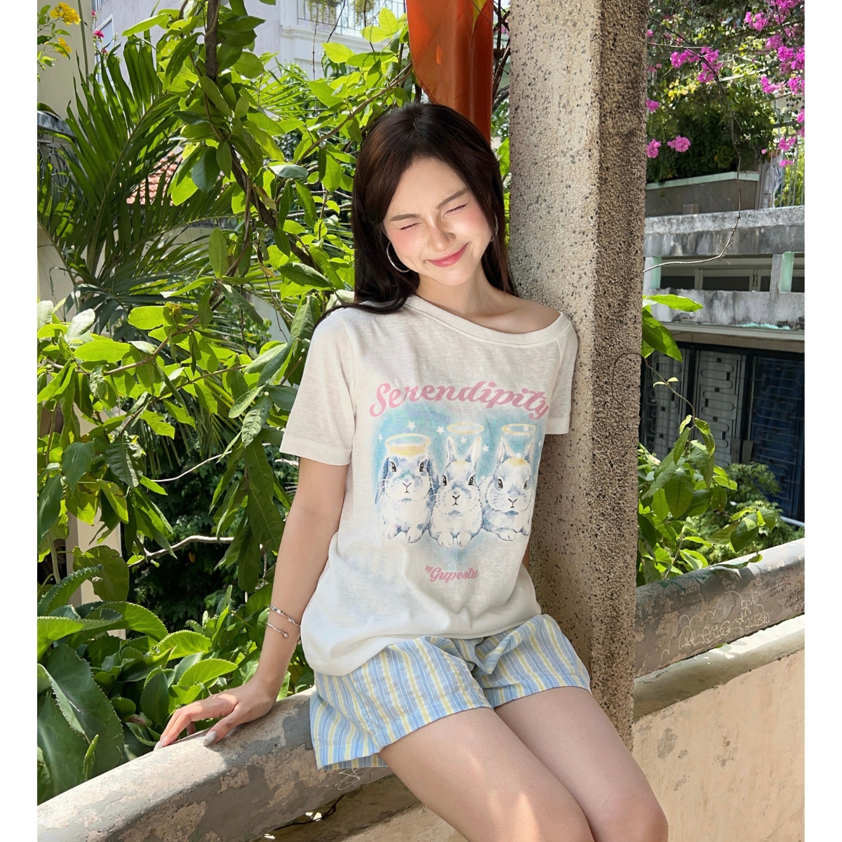 Áo Thun Lệch Vai 𝙂𝙐𝙋𝙊 𝘽𝙪𝙣𝙣𝙮 𝙎𝙚𝙧𝙚𝙣𝙙𝙞𝙥𝙞𝙩𝙮 Form Rộng Cổ Thuyền Trễ Vai Thun Xược Mỏng Nhẹ Y2K - ATX01_thumbnail_3