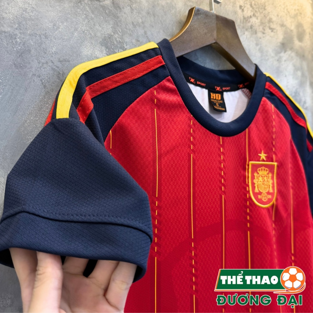 Quần Áo Bóng Đá Trẻ Em ĐT Tây Ban Nha Đỏ WC26 Thun Mè Thoáng Khí Thể Thao Đương Đại_thumbnail_2