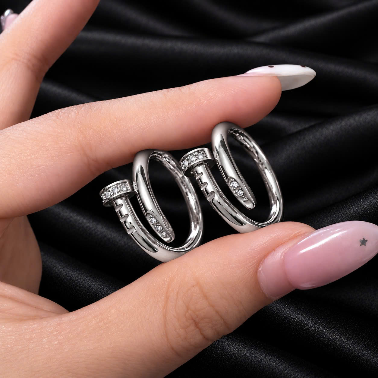 Nhẫn kiểu titan đinh xoắn Cartier bạc size 8_thumbnail_2
