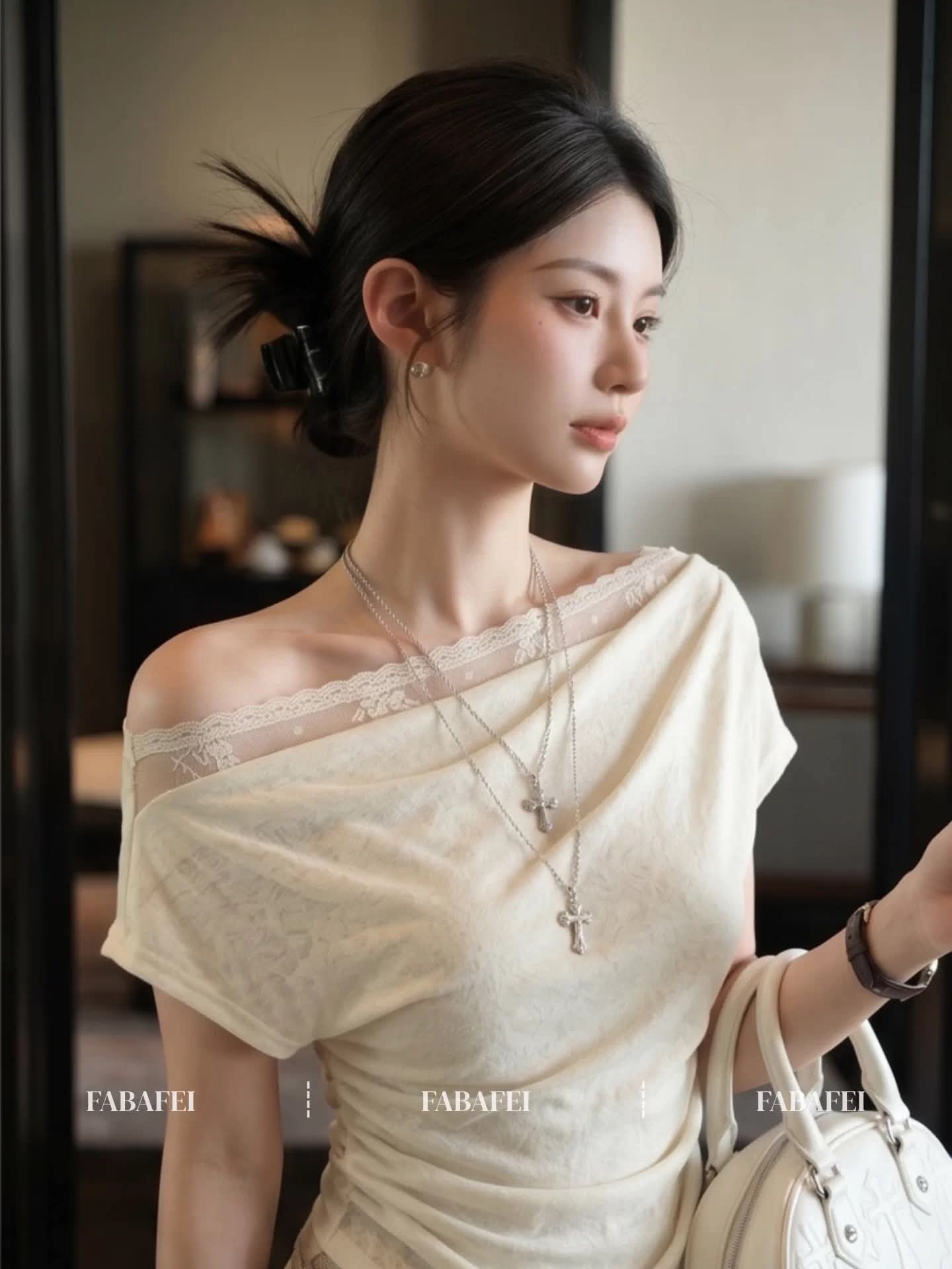 Lucas - Áo thun cộc tay cổ đổi phối ren ngực, gấu xéo viền ren_thumbnail_2