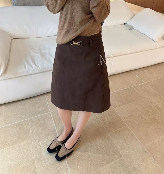 Lucas - Chân váy da lộn dáng lửng dáng A + belt da cài