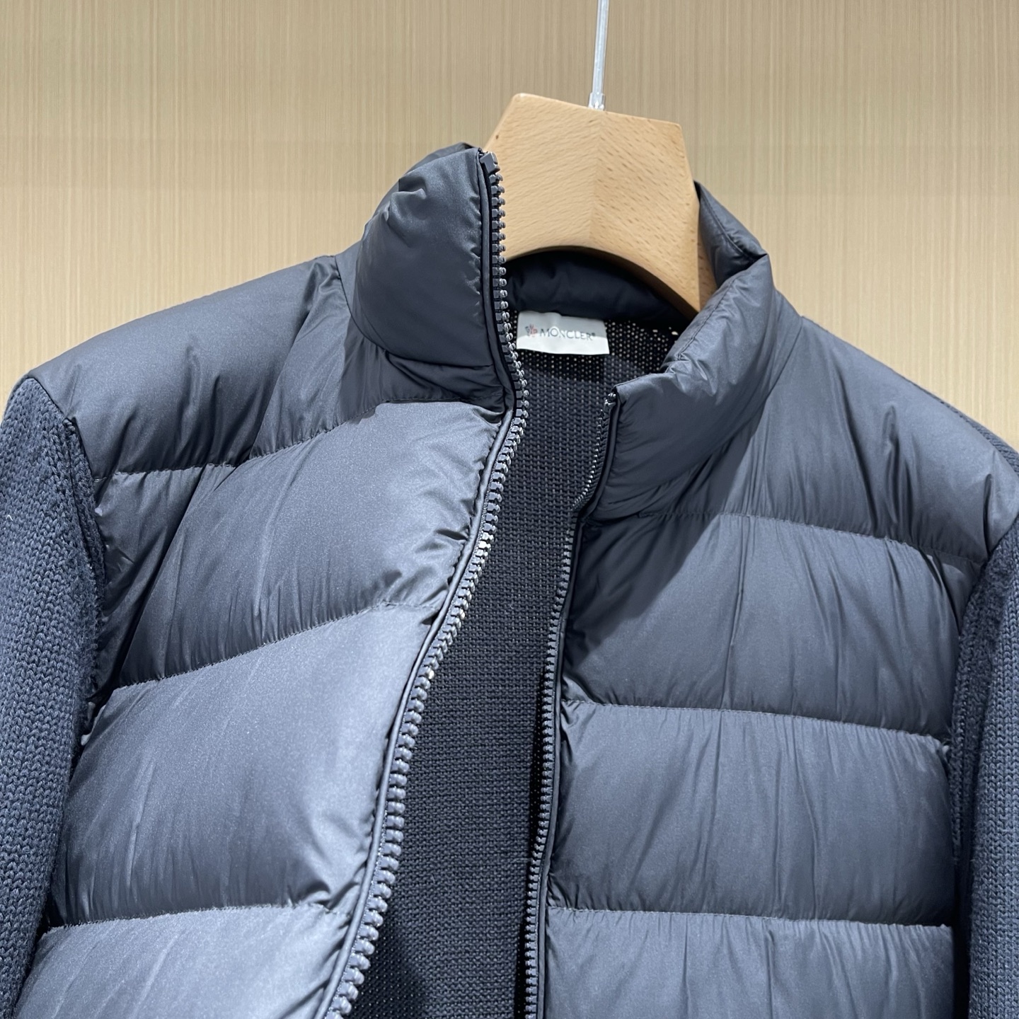 Áo Khoác Moncler