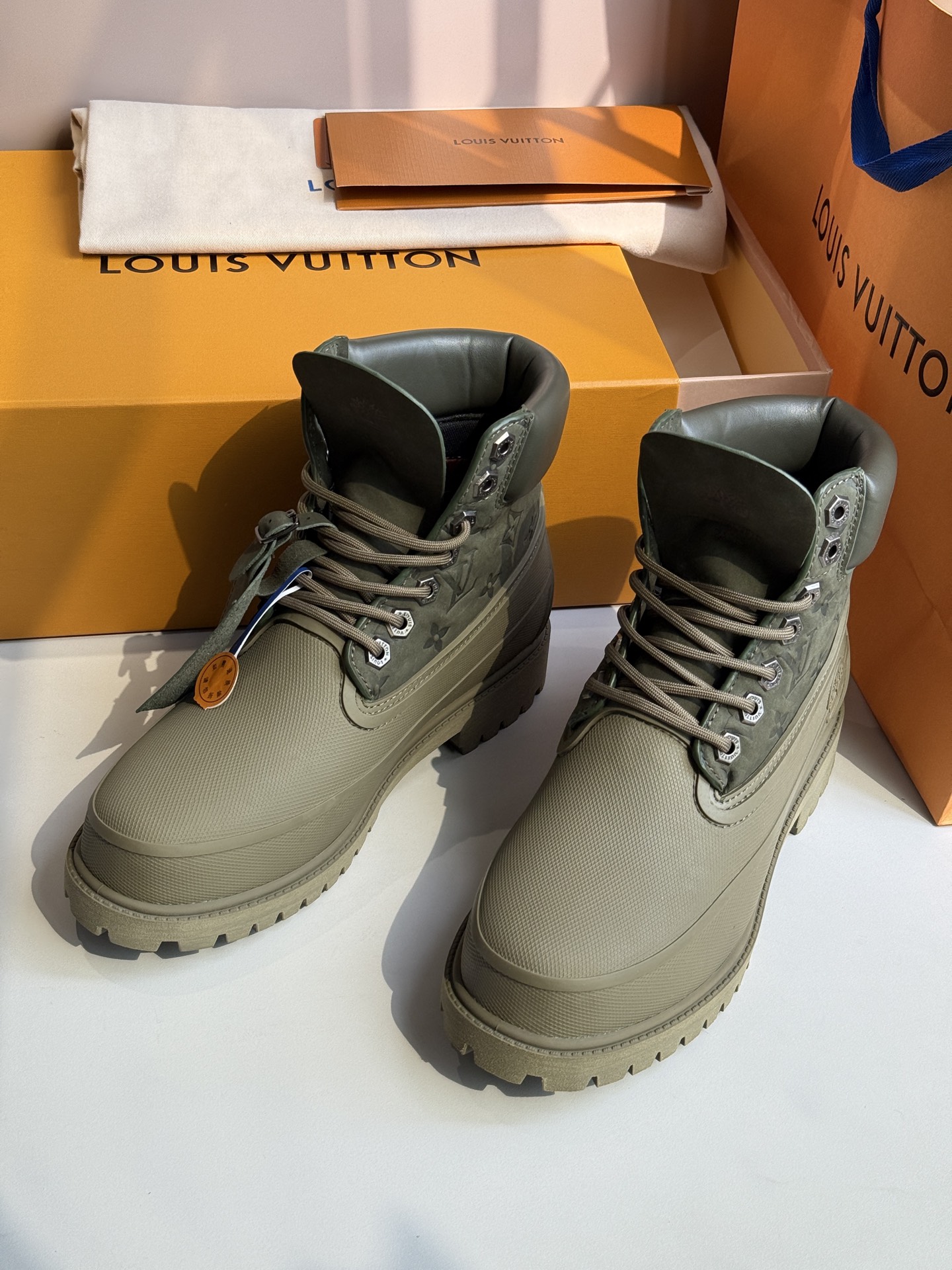 Giầy Boot LV × Timberland