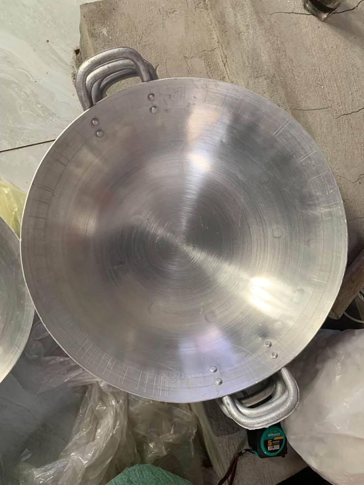 Chảo sâu lòng nhìn từ trên