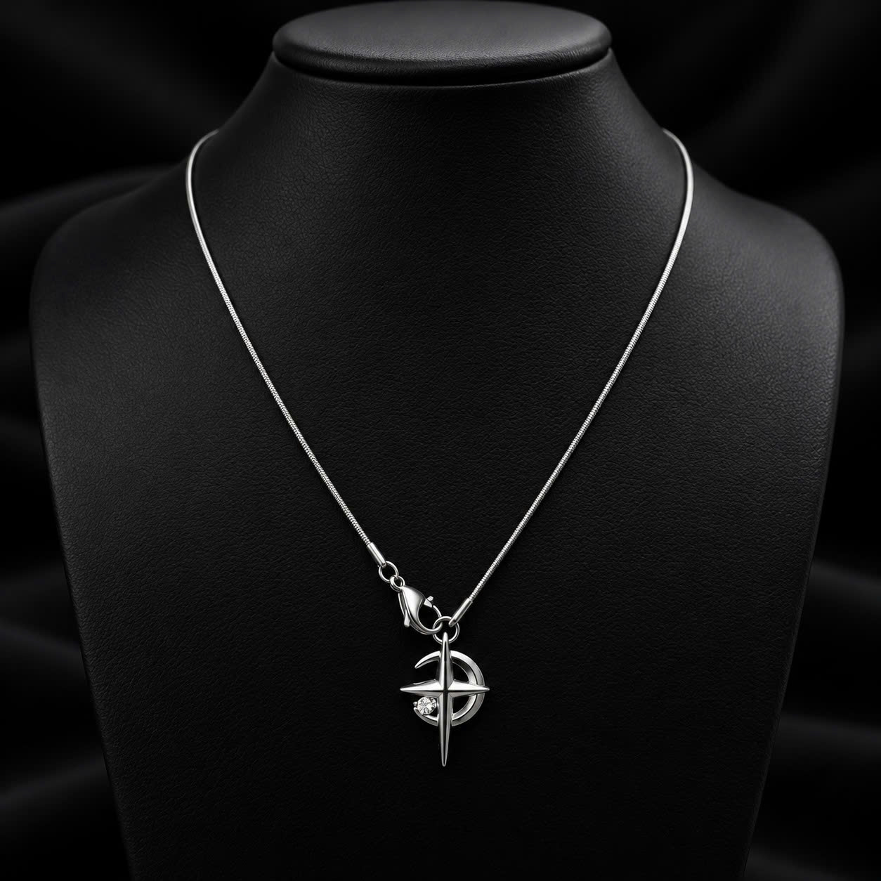 Vòng cổ titan charm sao và trăng._thumbnail_1