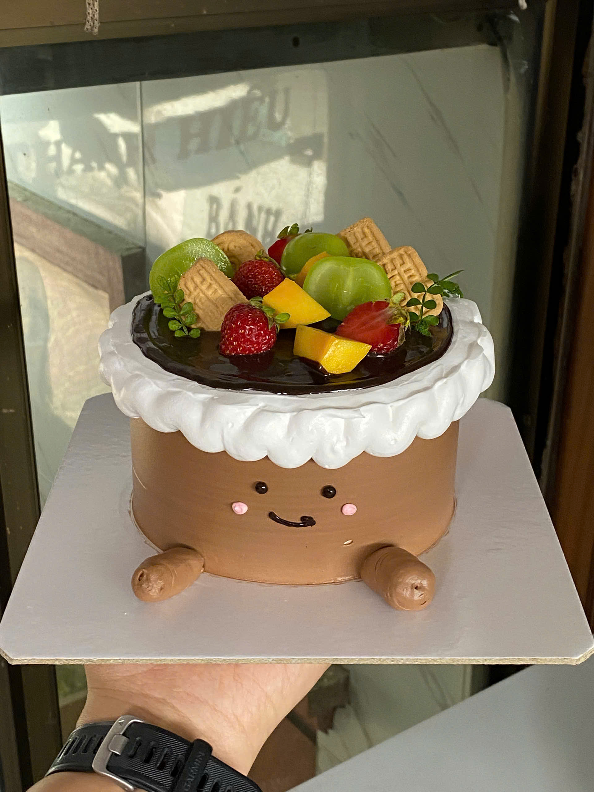 Bánh sinh nhật cậu bé 