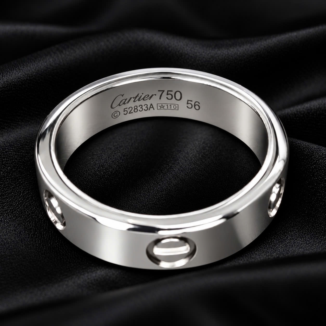 Nhẫn kiểu titan trơn Cartier bạc size 8