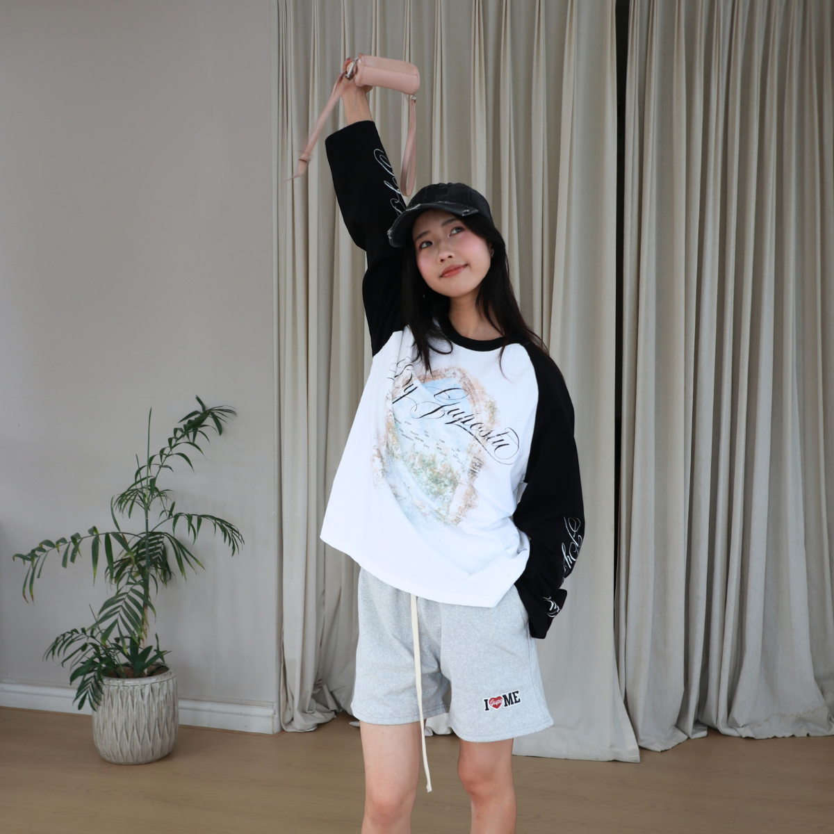 Áo Thun Tay Dài GUPO The Swan Raglan Form Boxy Unisex Cotton Graphic In Lụa Local Brand - ATD05