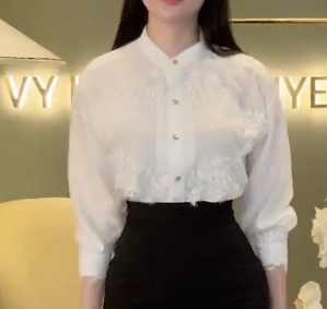 Sơ Mi Cổ Trụ Ren Ngực Phối Kim Sa_thumbnail_6