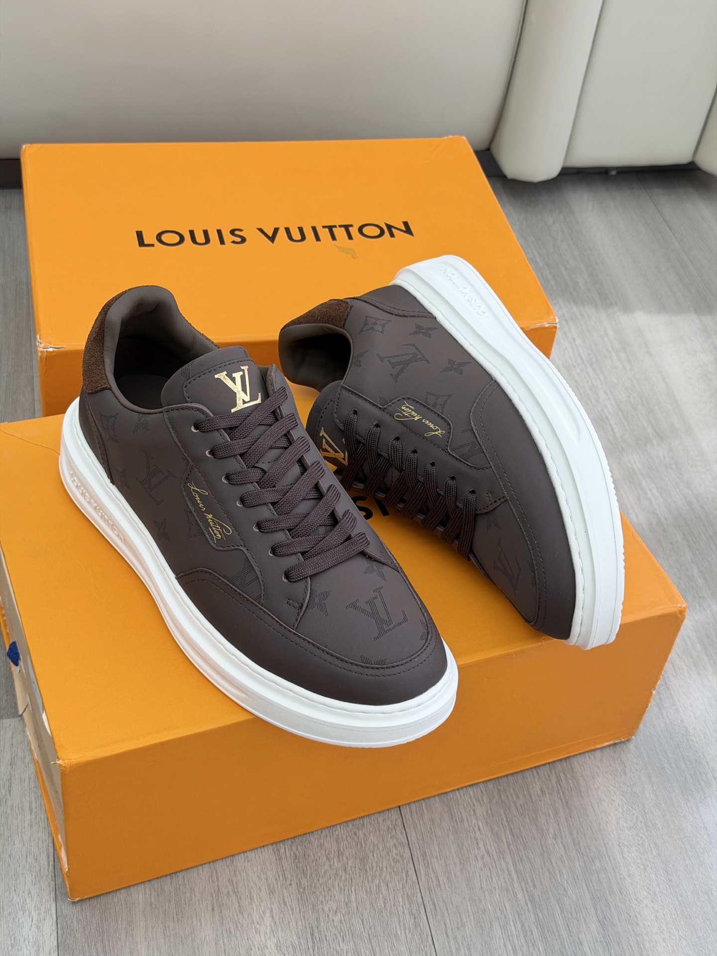 Giầy LV