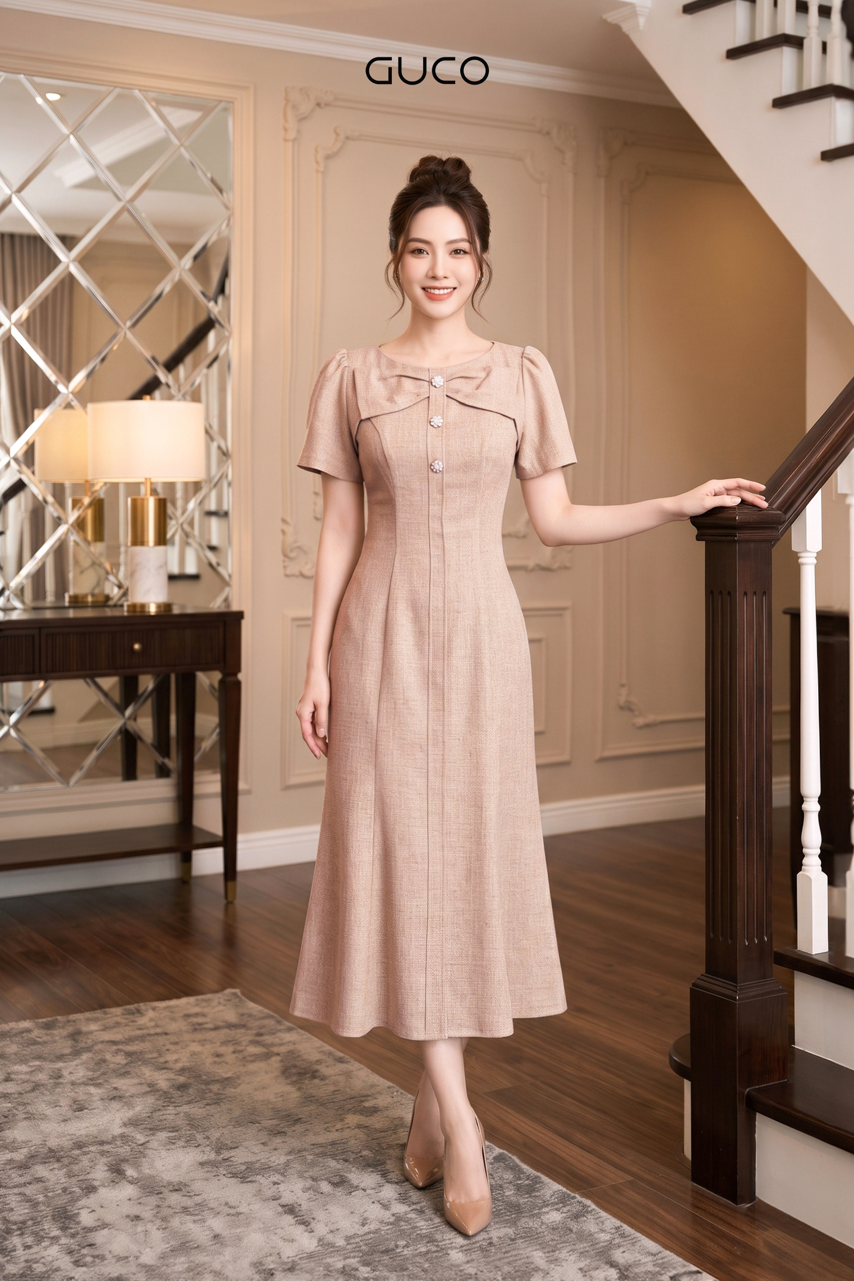 Đầm Suông Kem Cổ Nơ Đính Nút - 5314
