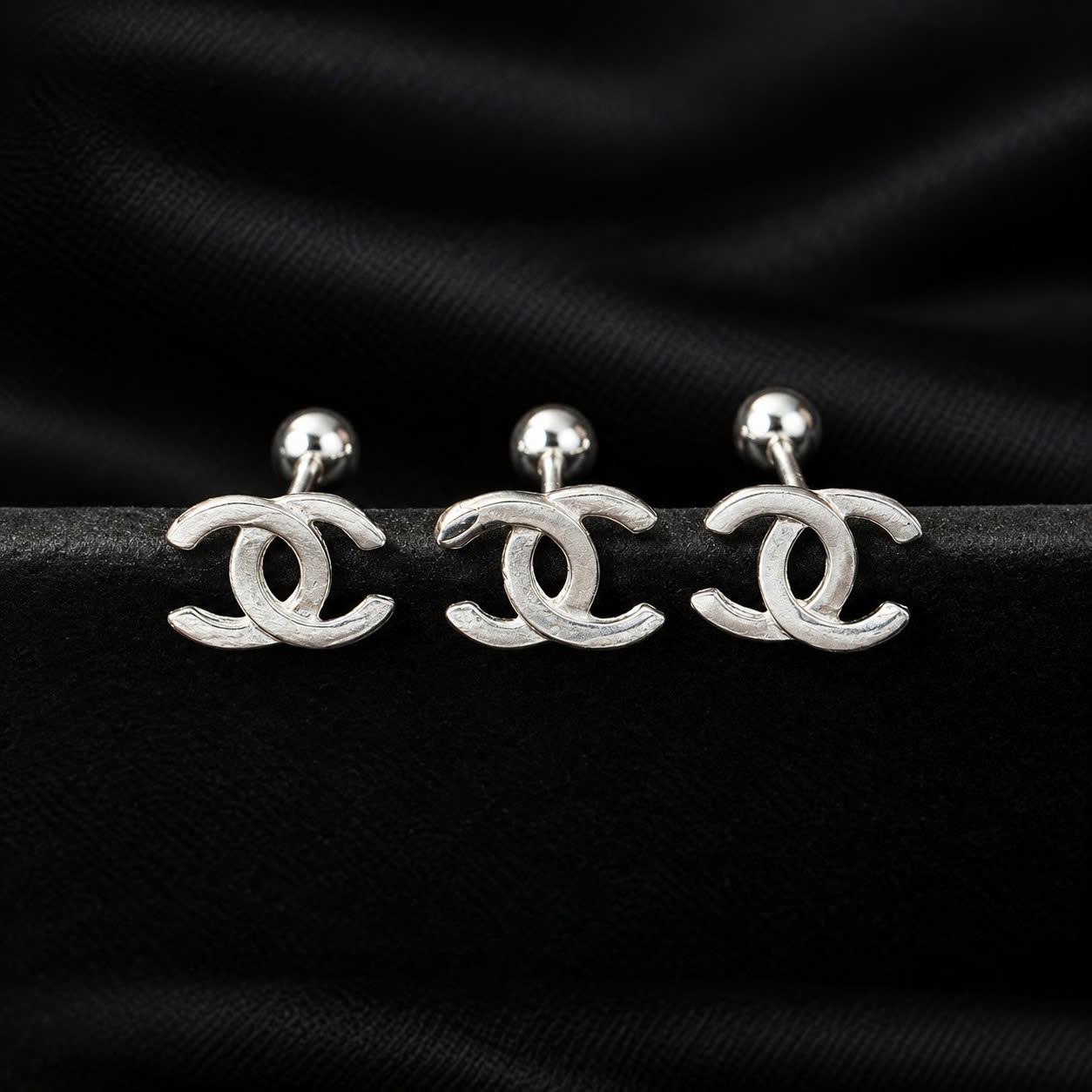 Khuyên kiểu bạc trơn chanel