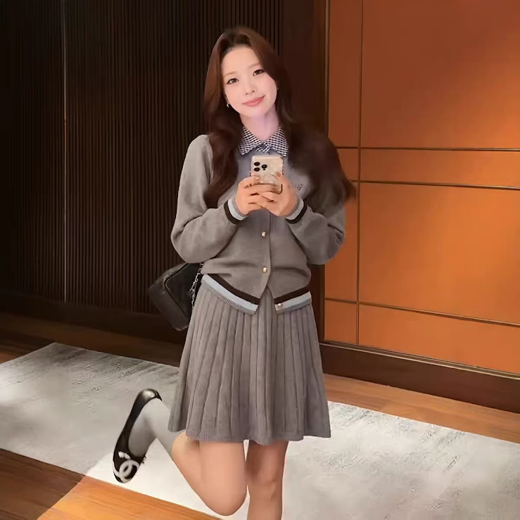 Lucas - Set áo len cài cúc thêu logo phối cổ caro + chân váy xòe gân ngắn_thumbnail_2