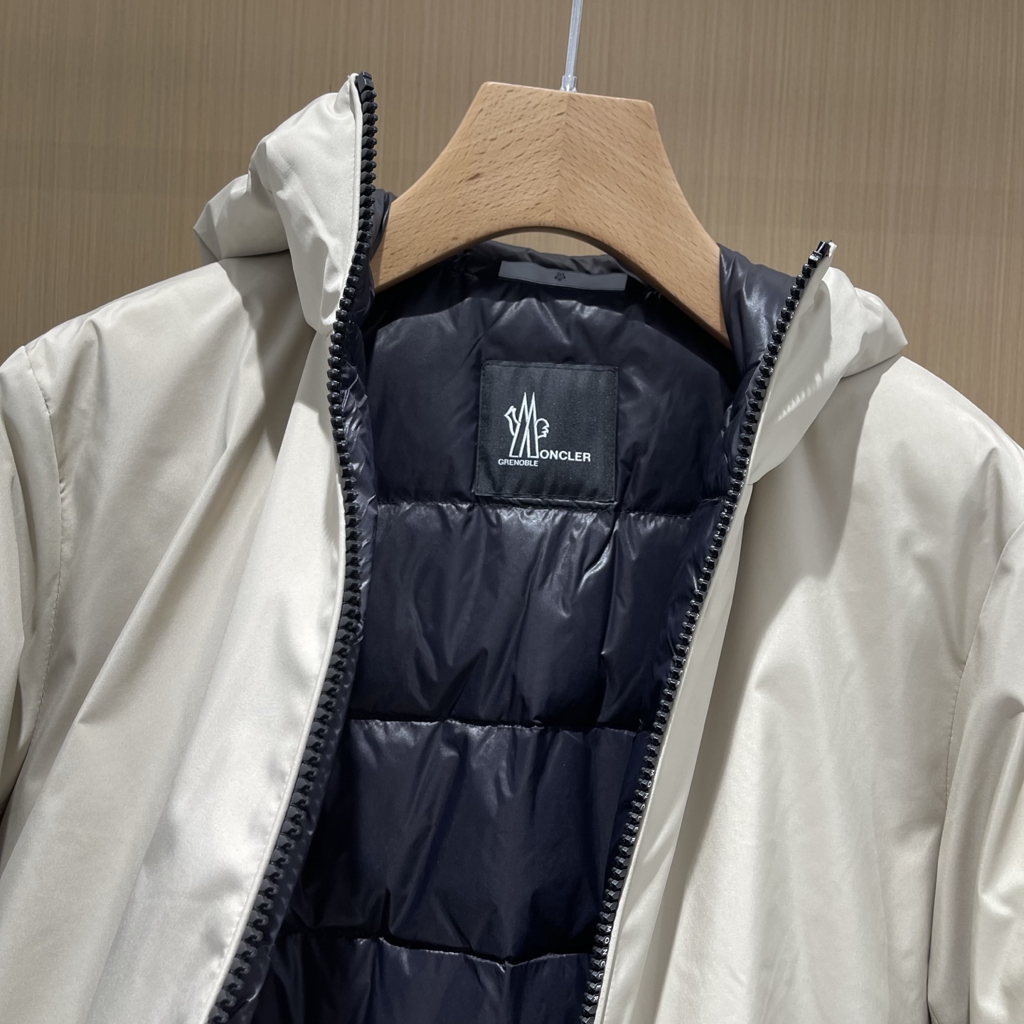 Áo Khoác Moncler