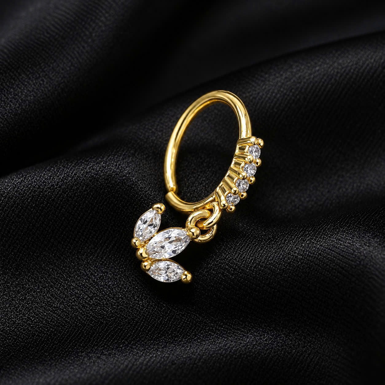 Vòng vàng đính kim cương charm 3 lá size 8 bẻ._thumbnail_1