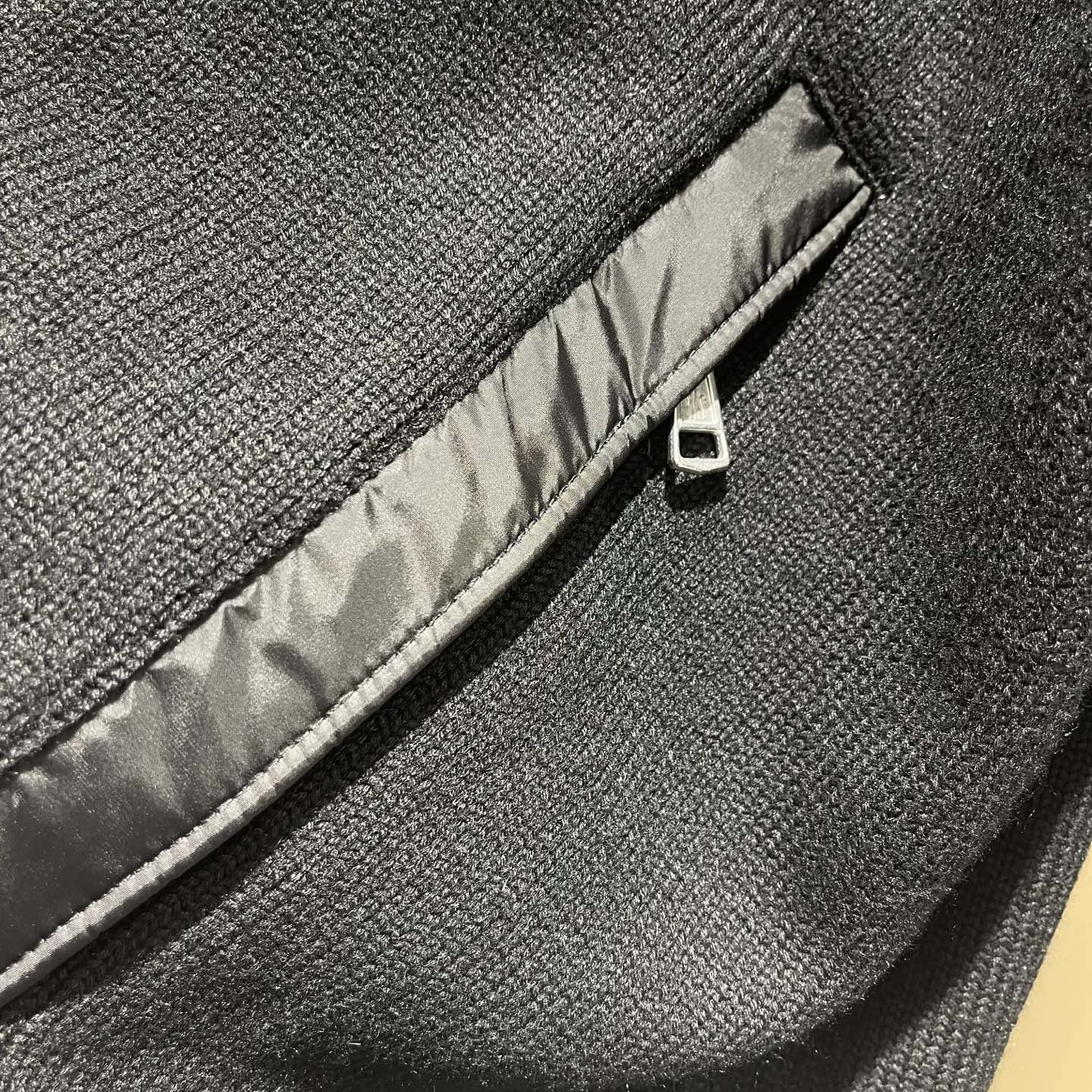 Áo Khoác Moncler