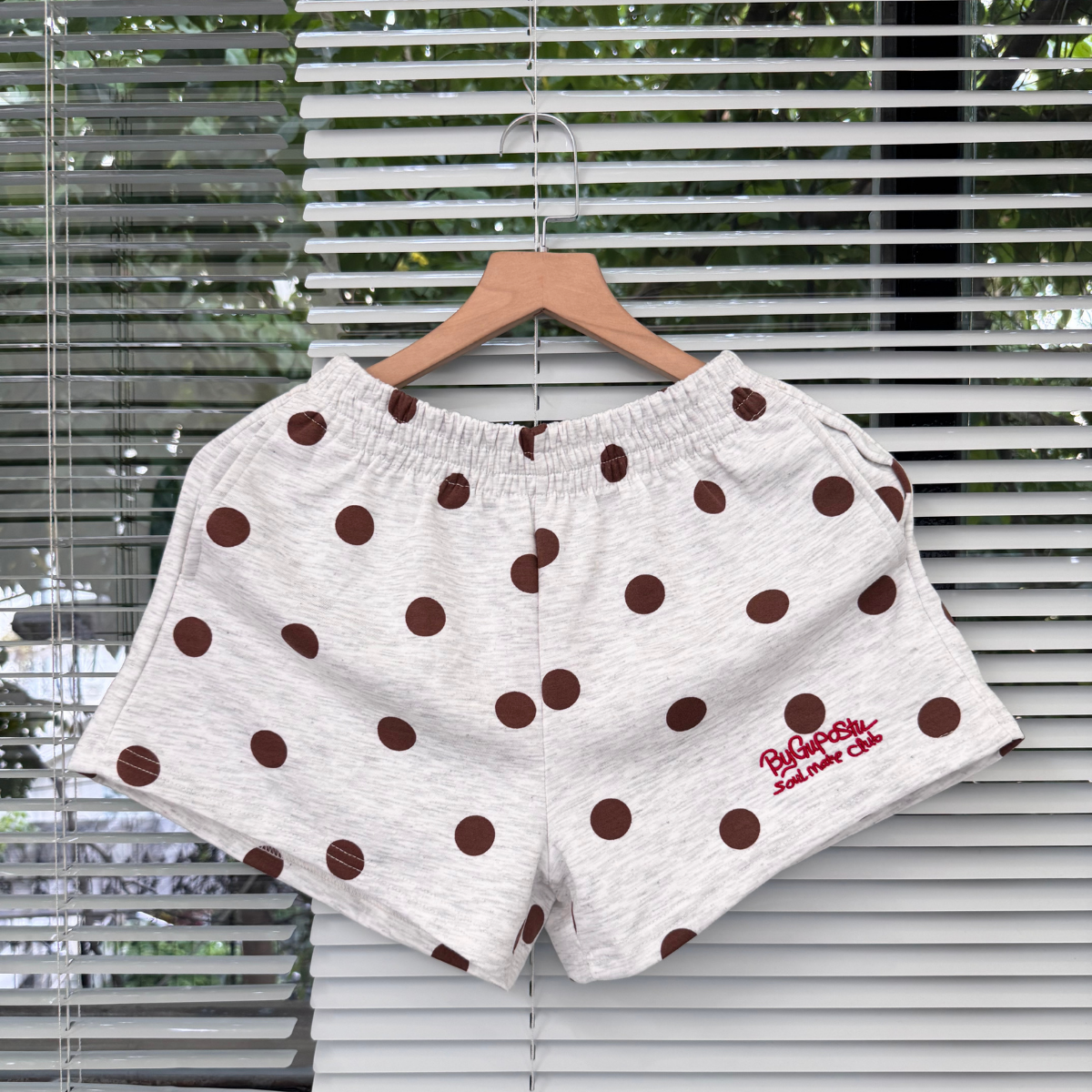 Quần Short Nỉ Nữ GUPO POP SHORT Chấm Bi Thêu Chữ Form Trên Gối Nỉ 2 Da Cạp Chun - QS-HD-02_thumbnail_6