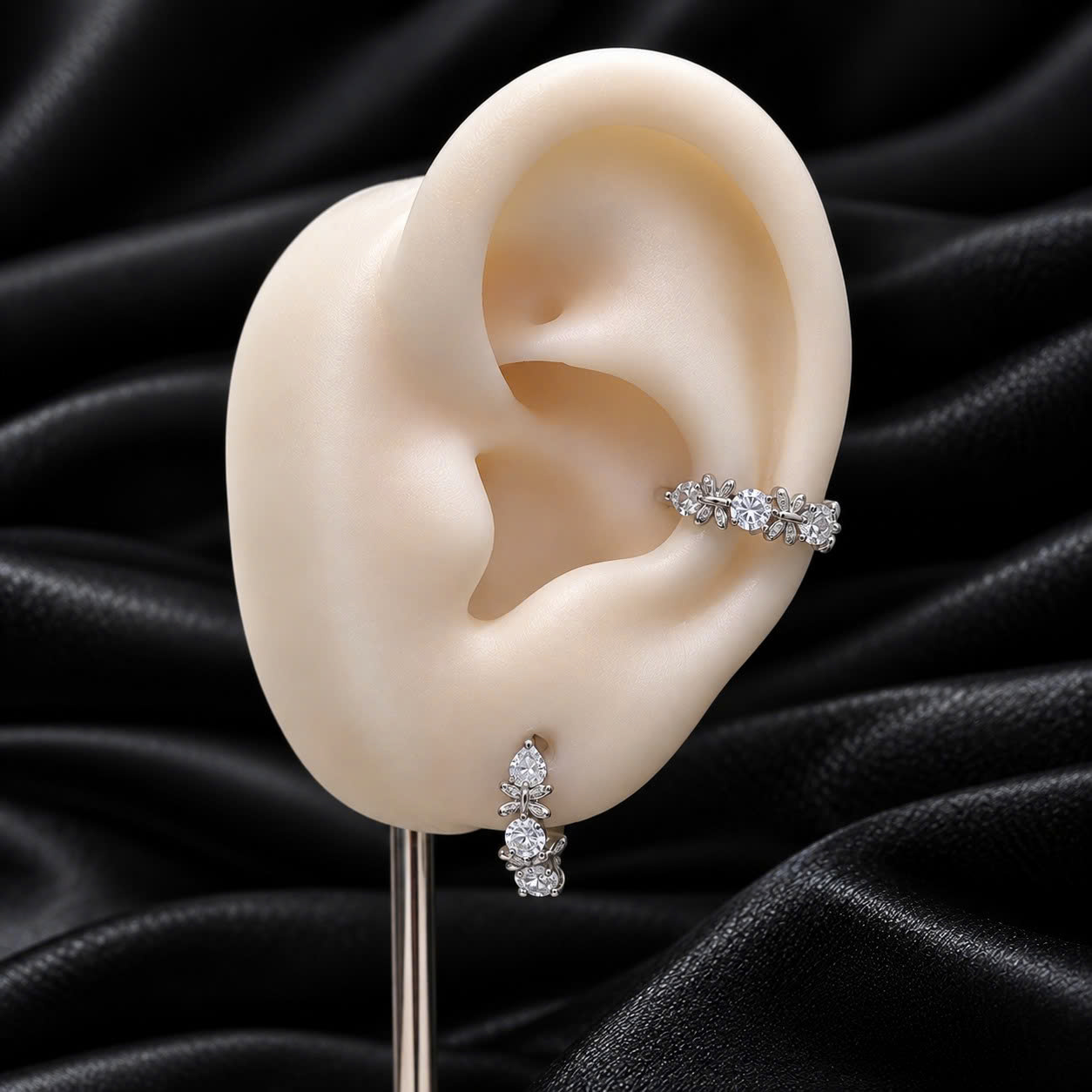 Khuyên vòng kiểu đá trắng tròn chữ H 10mm_thumbnail_3
