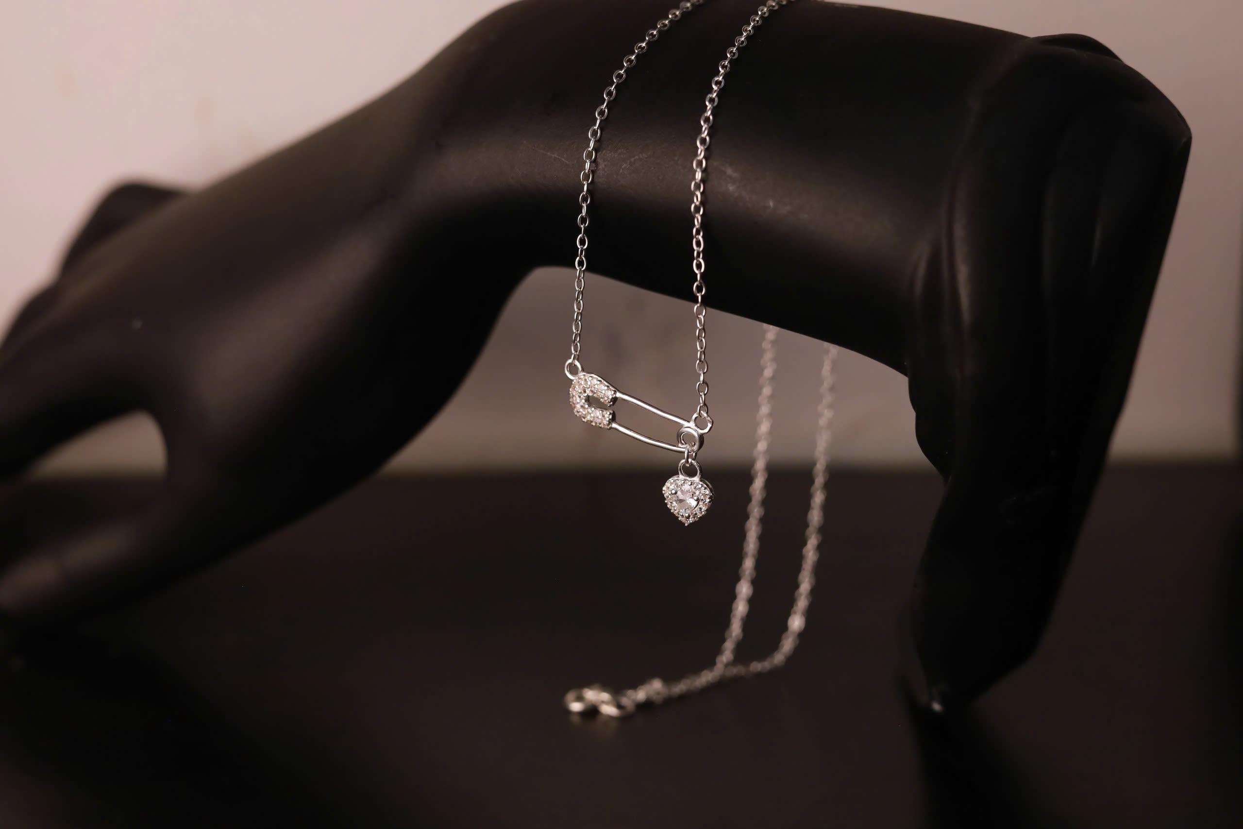 Vòng cổ bạc heart safety pin xi bạch kim_thumbnail_2