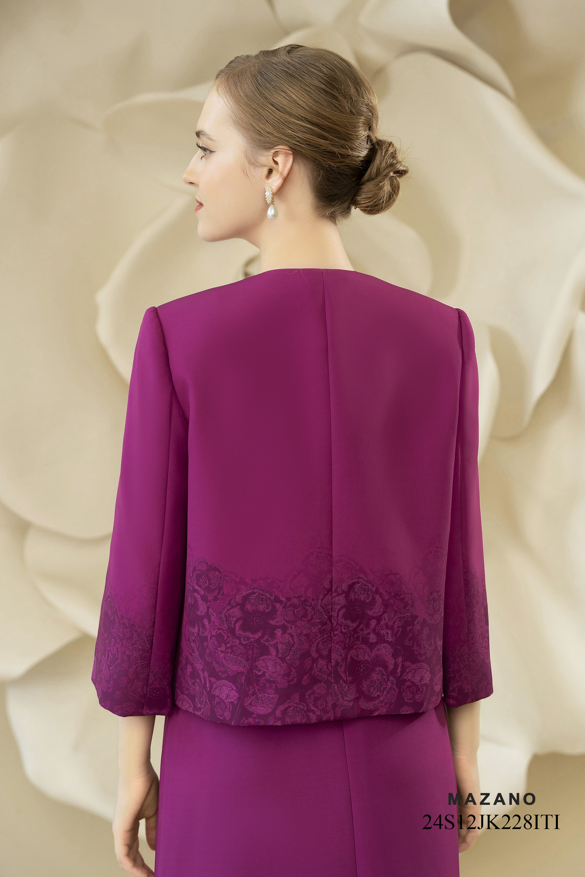 Áo khoác ngắn Suông Vải thô cao cấp Họa tiết in hoa chìm Dài dưới eo - Mẫu 24S12JK228ITI