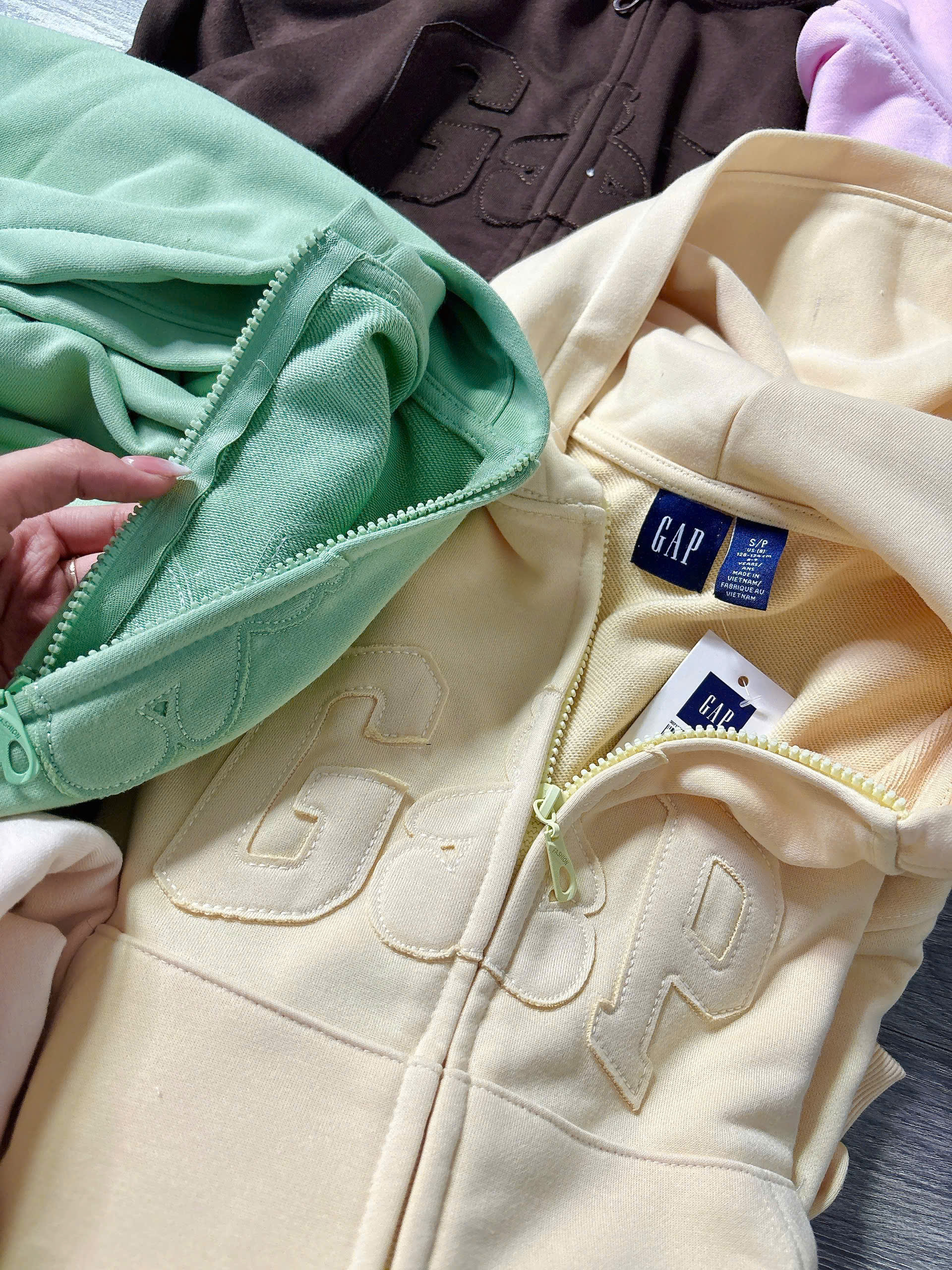 Áo khoác có nón xịn ( KEM )_thumbnail_7