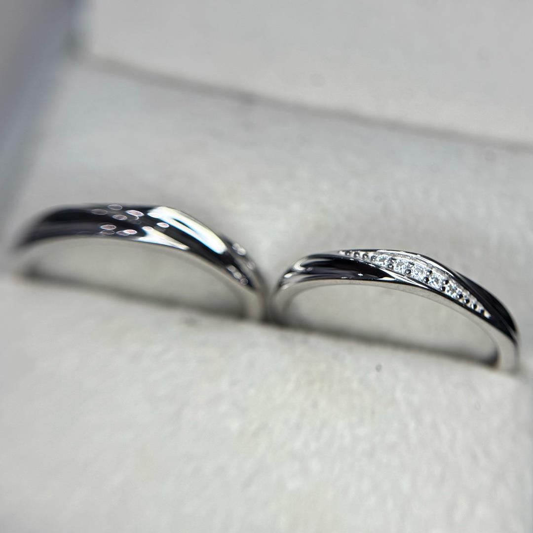 nhẫn cặp bạc si bạch kim kim cương dải nhiều xoắn chéo dấu huyền và kim cương freesize