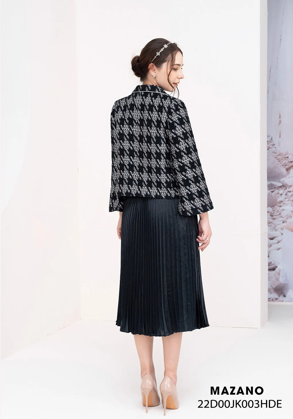 Áo khoác ngắn dạ tweed đen kẻ sọc_thumbnail_3