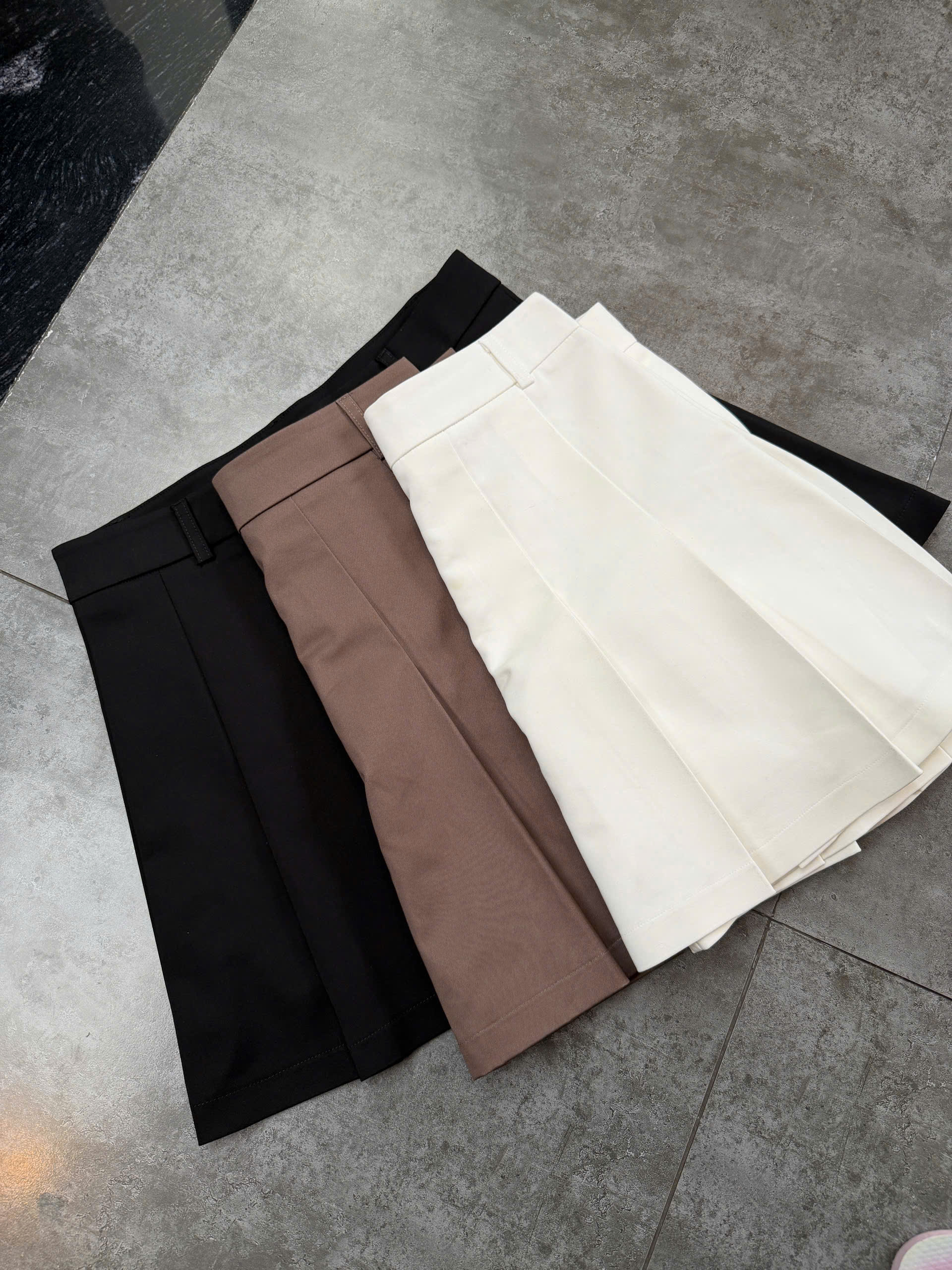 Chân váy xếp ly ( ĐEN )_thumbnail_3