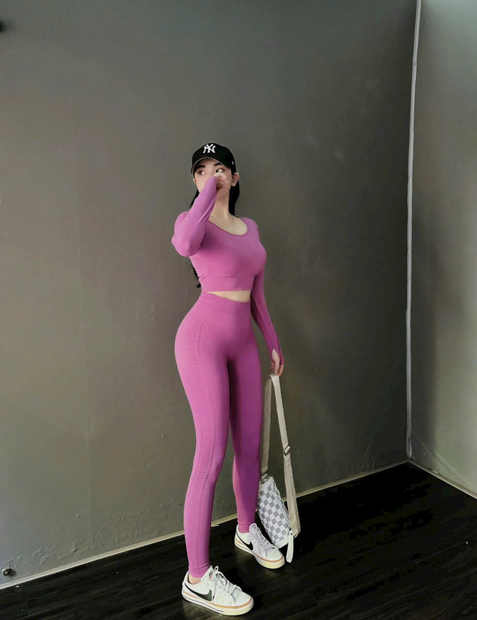 Áo Croptop Thể Thao Nữ Dáng Dài Xỏ Ngón_thumbnail_26