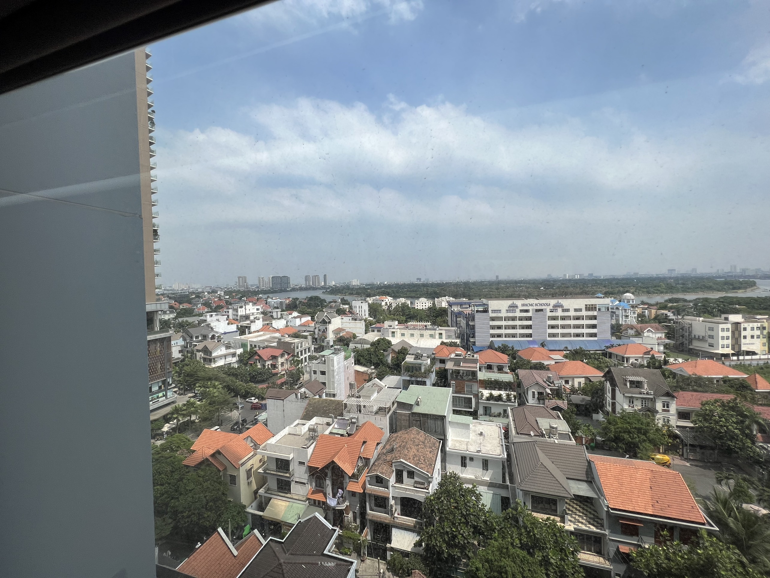 Giá rẻ nhất dự án - Chuyên bán các căn hộ 2PN Lumiere Riverside view độc nhất, nội thất thiết kế từ Pháp_thumbnail_1