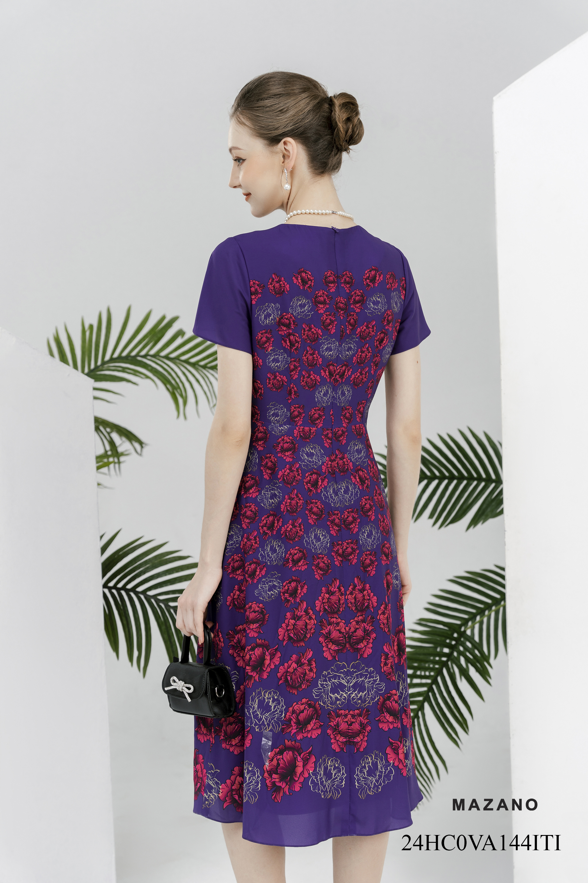 Váy Đầm Ôm Vải voa dày Hoạ tiết hoa nhí cách điệu Cổ tròn Tay lỡ Dài qua bắp chân  -24HC0VA144ITI_thumbnail_4