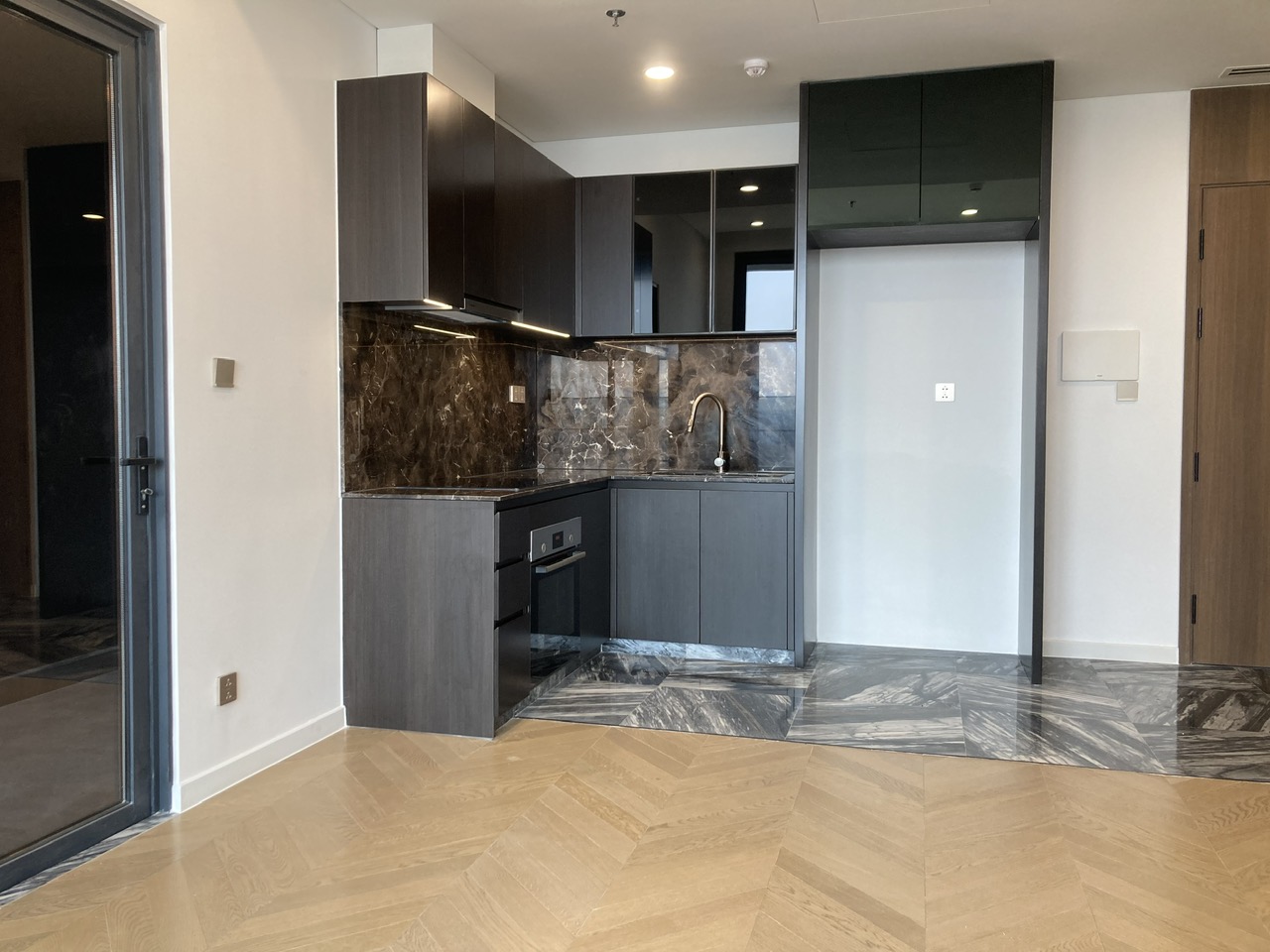 Đừng bỏ lỡ giỏ hàng căn hộ 2PN Lumiere Riverside view lung linh, cực đỉnh_thumbnail_4