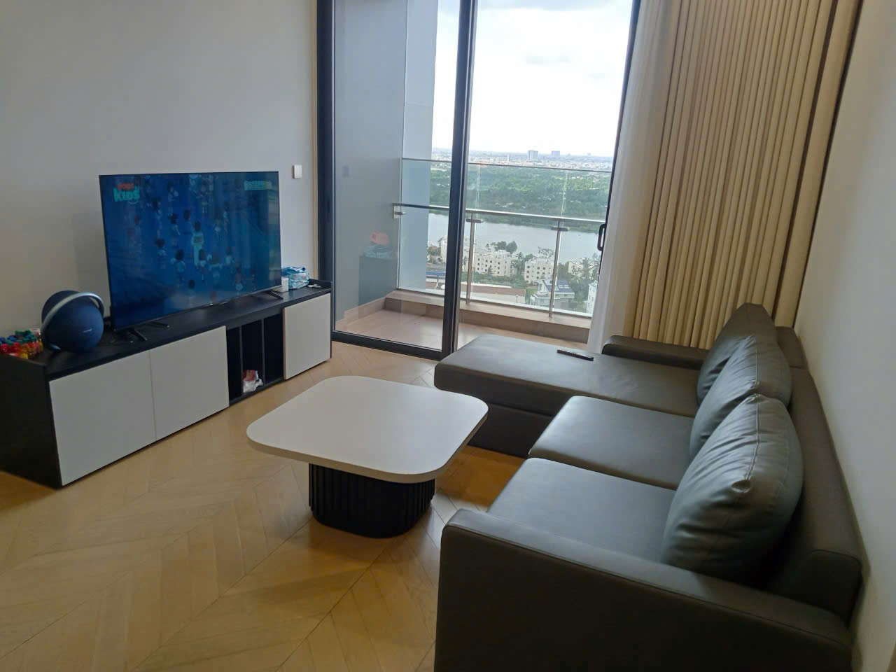 Tin thật 100% - Thuê nhanh căn hộ Lumiere Riverside view cực thoáng, nội thất mới 100% với mức giá cực tốt_thumbnail_1