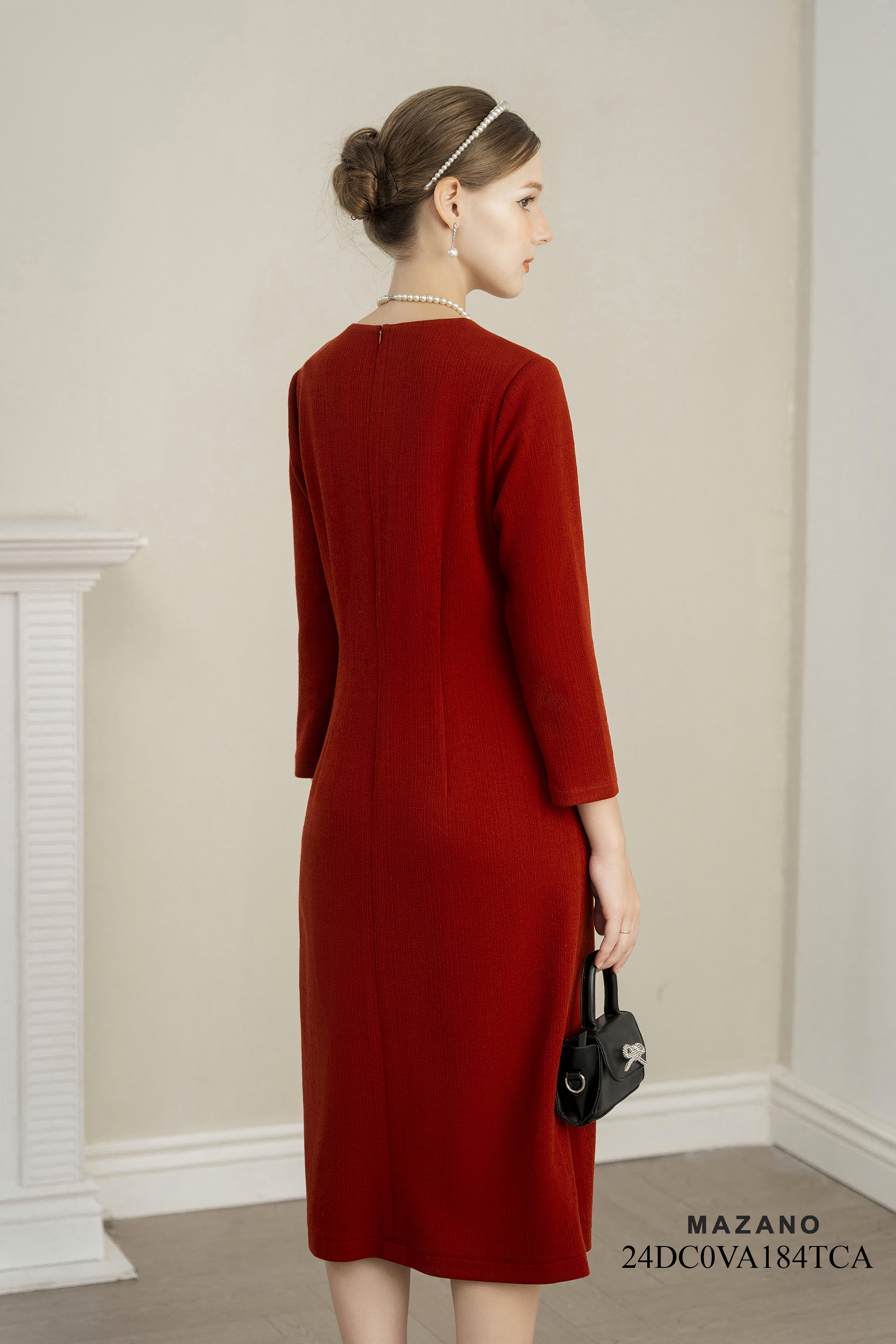 Váy Đầm Suông Vải dạ len Đính hoa thủ công Cổ tròn Tay dài Dài ngang bắp chân_thumbnail_5