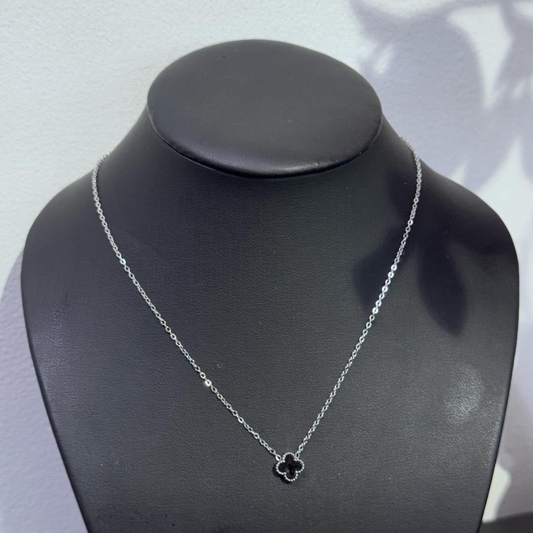 vòng cổ van cleef đen nhỏ viền bi bạc_thumbnail_1