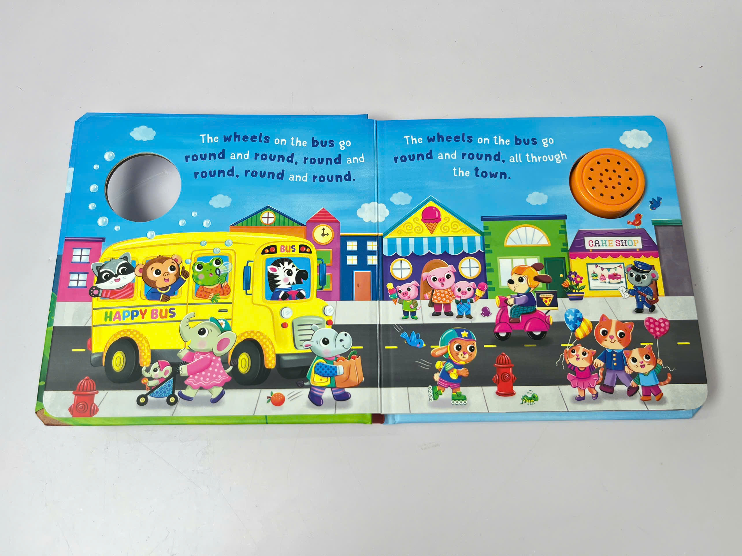 ROUND BUTTON SOUND BOOK - THE WHEELS ON THE BUS (FSC)_thumbnail_4