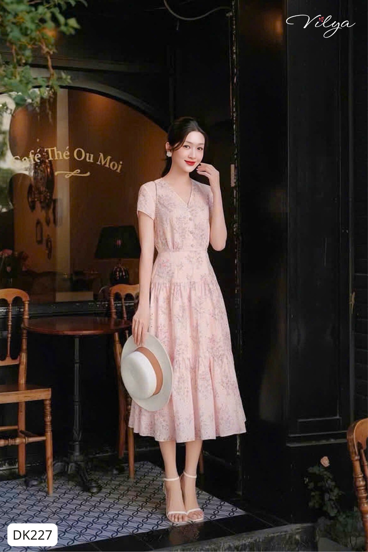 Đầm xoè cổ tim hoa hồng DK227