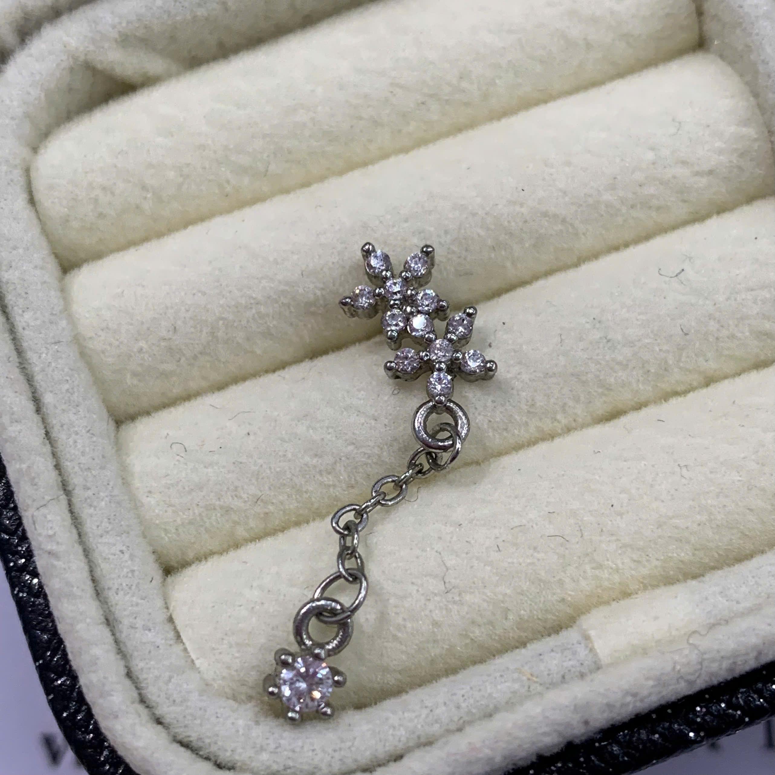 Khuyên kiểu xích 2 hoa kim cương rơi._thumbnail_1