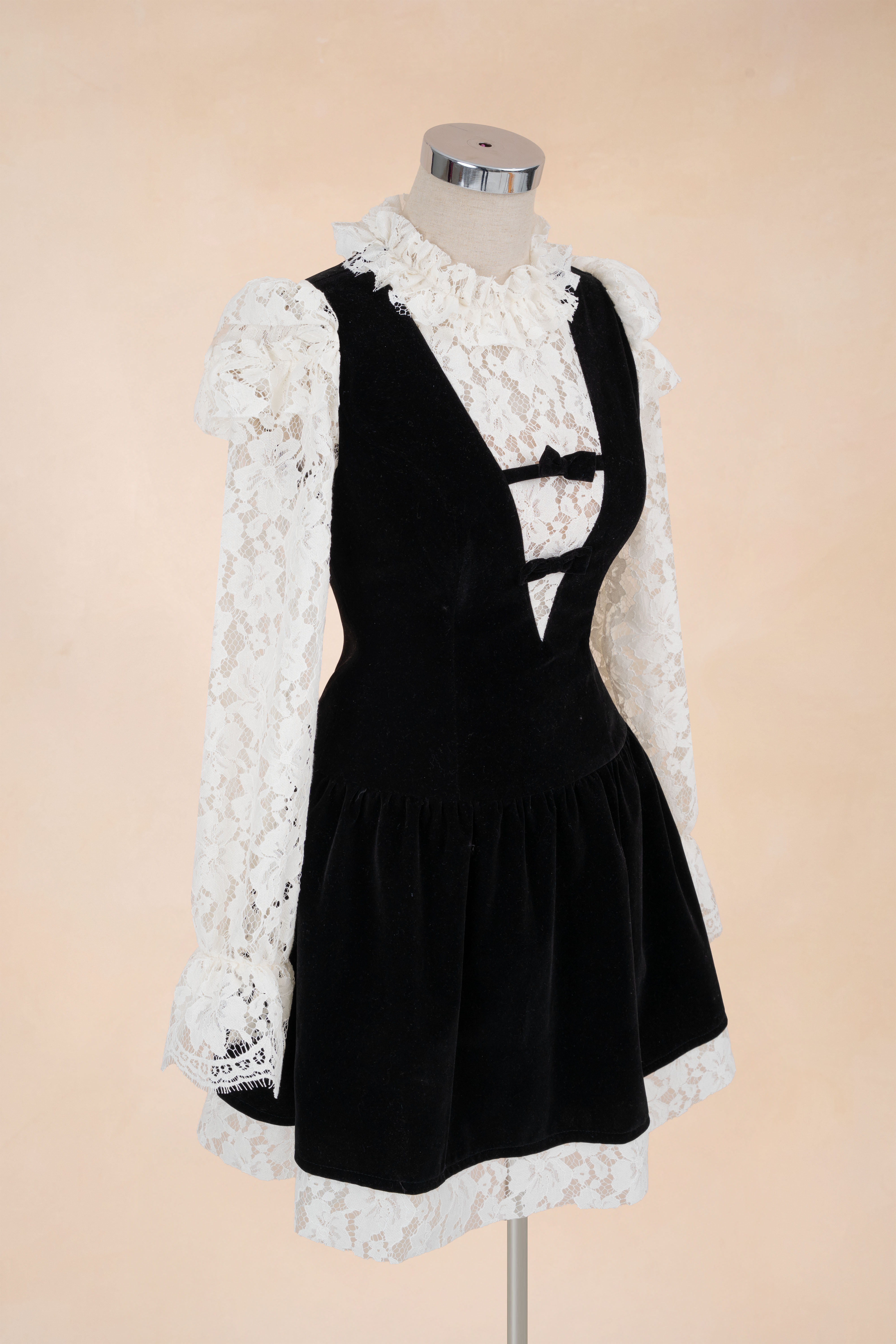 Đầm Xoè Phối Ren Nơ Ngực