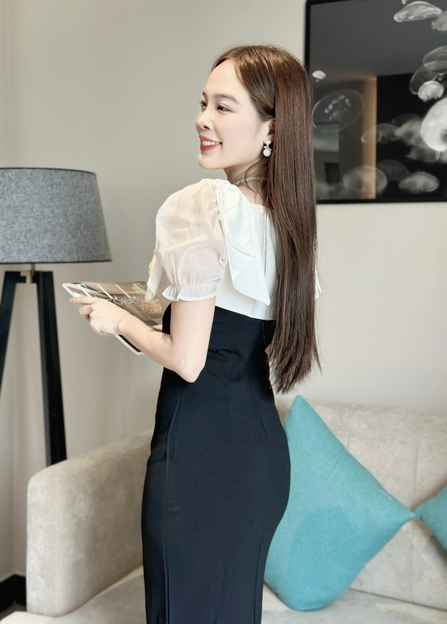 Đầm body cổ vuông thắt nơ vai phối màu tôn dáng_thumbnail_2