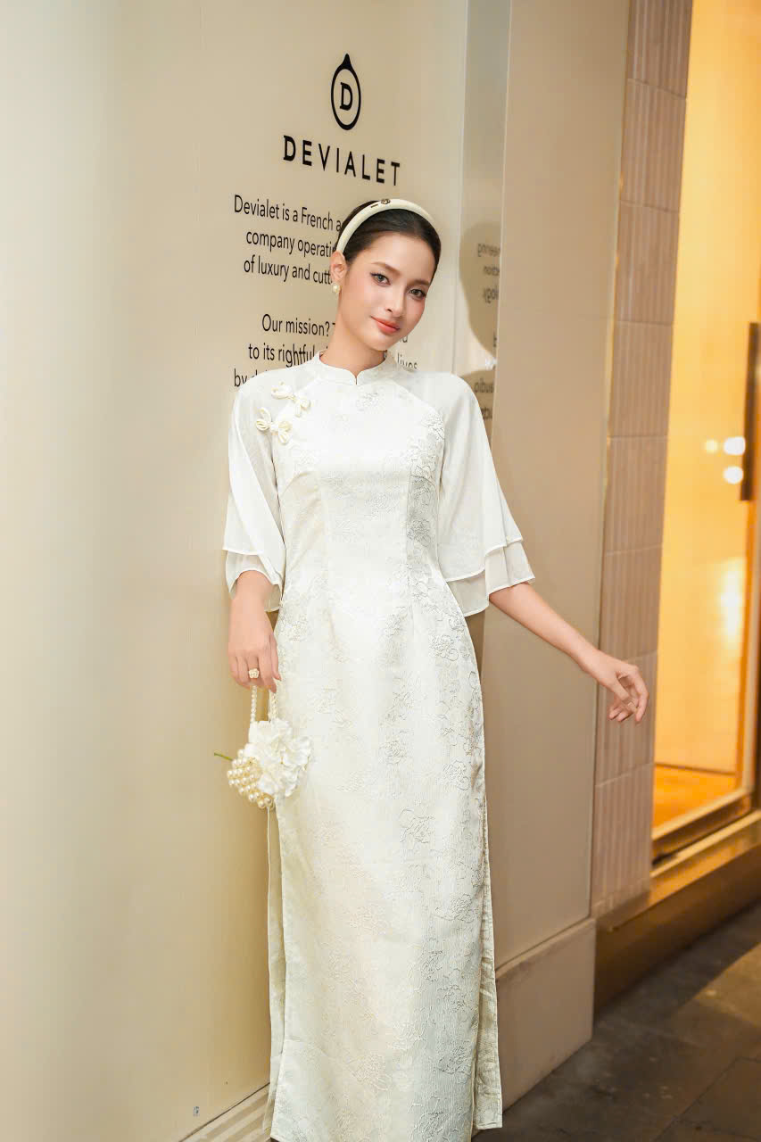 Áo Dài Trắng Ngọc Trai Nhạt