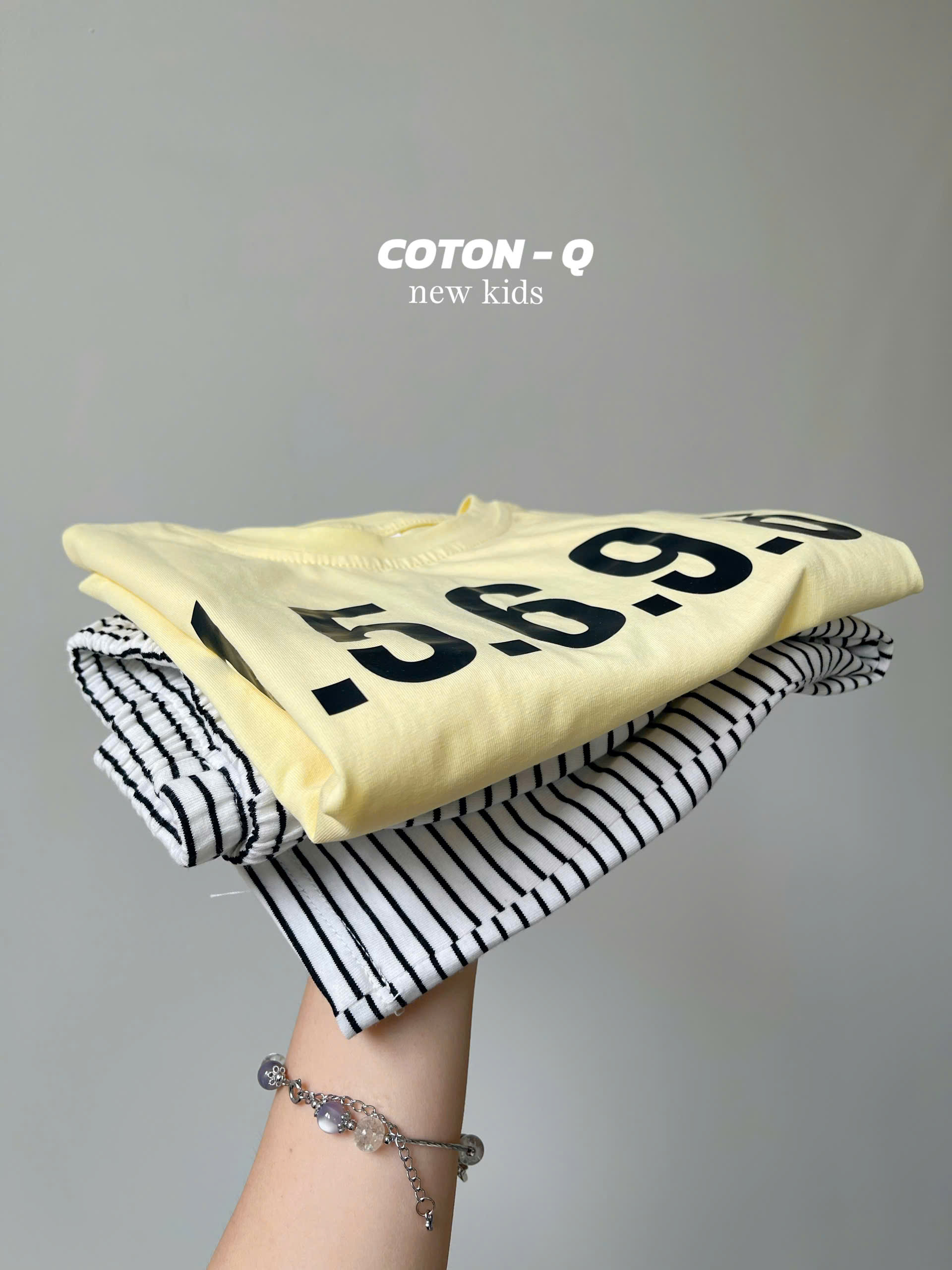 Set áo thun in số + quần sọc bé_thumbnail_9