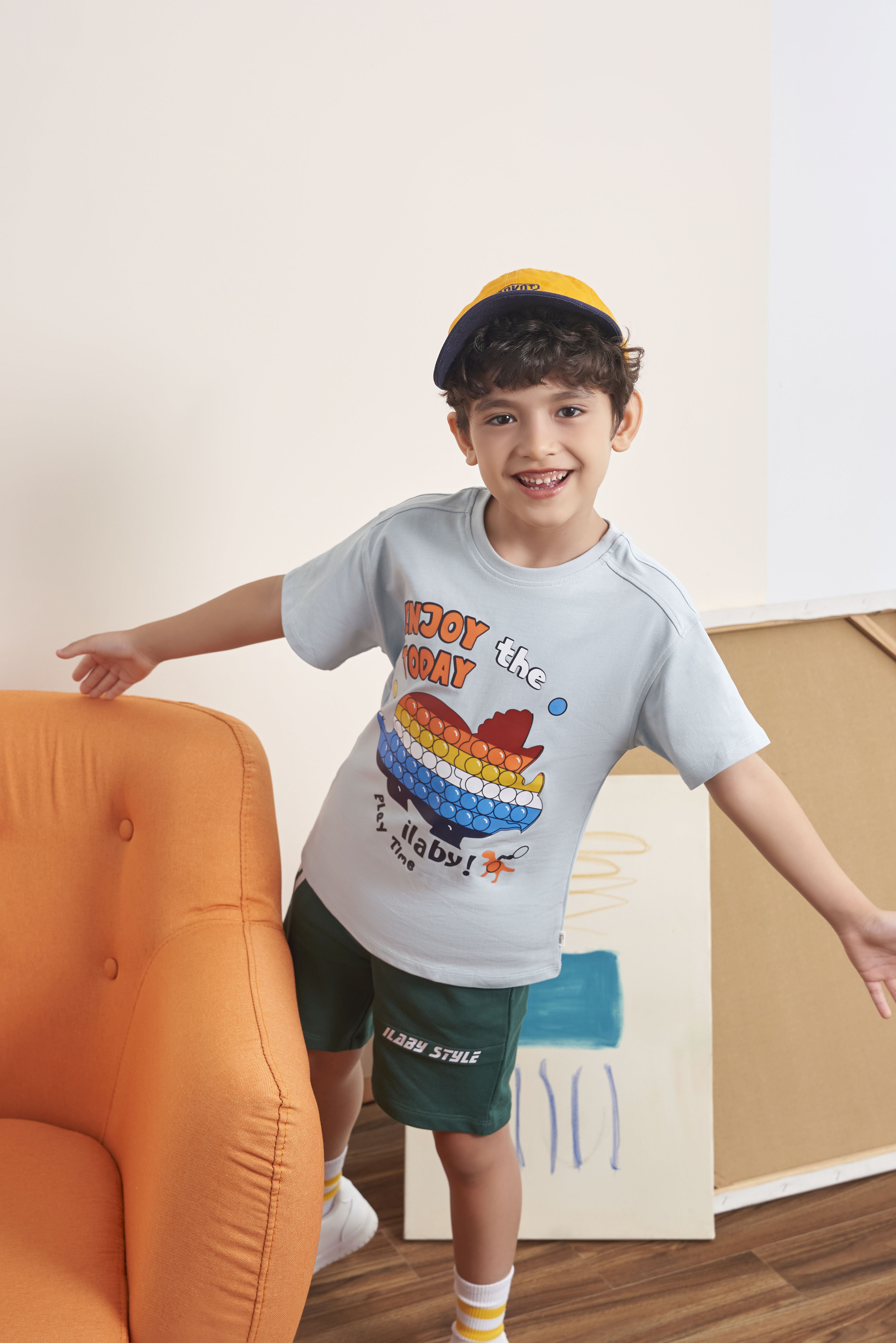 Áo phông basic in thân trước